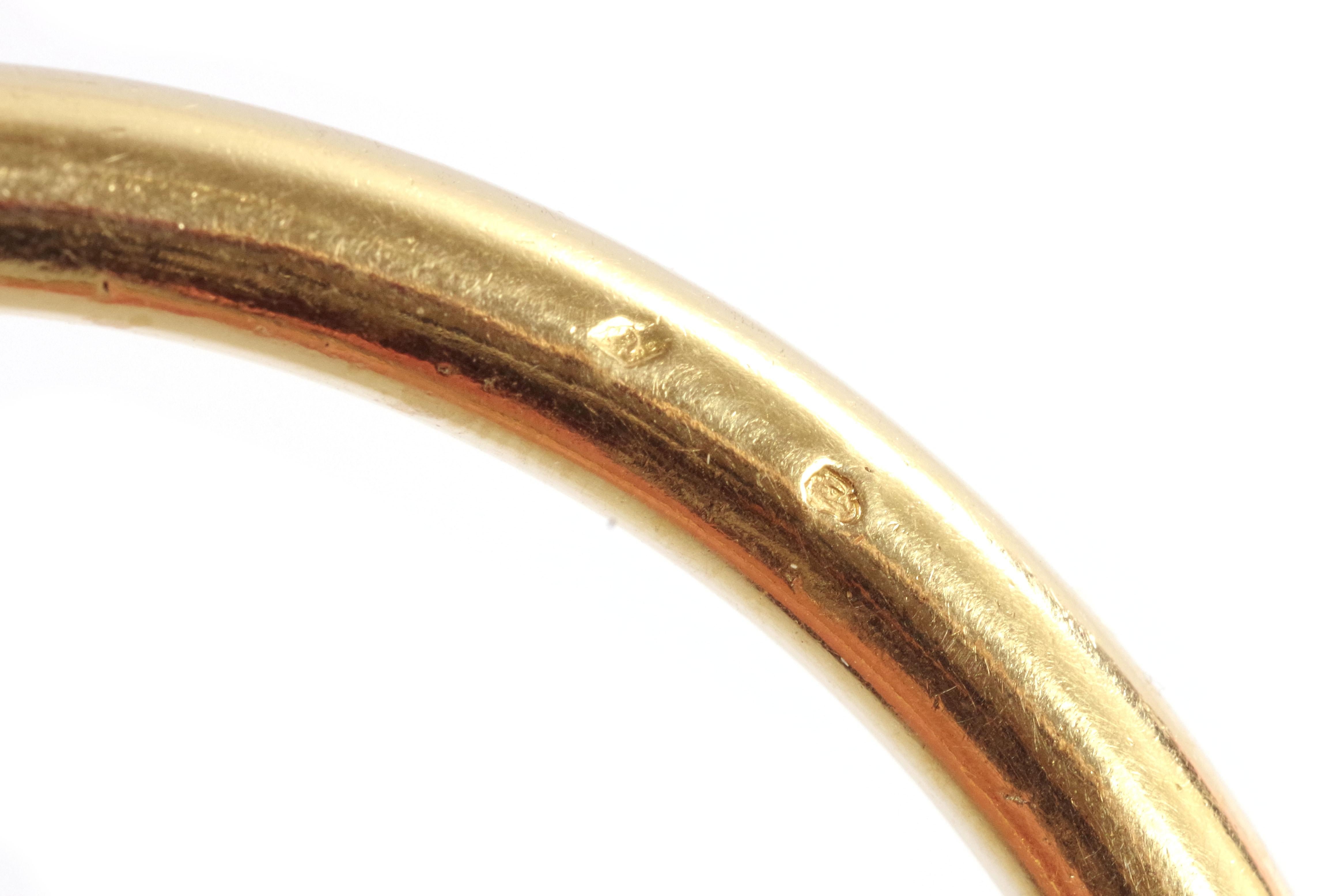 Solid gold bangle bracelet in 18k gold For Sale 1