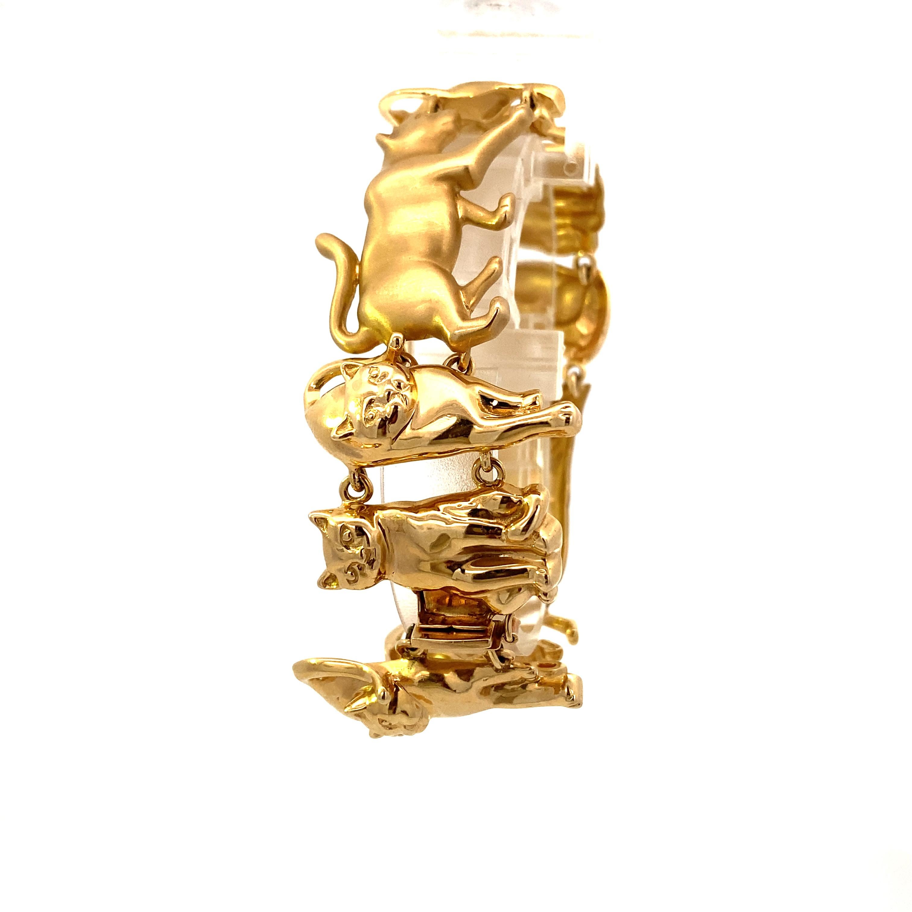 Armband aus massivem Gold mit Feline-Motiv im Angebot 6