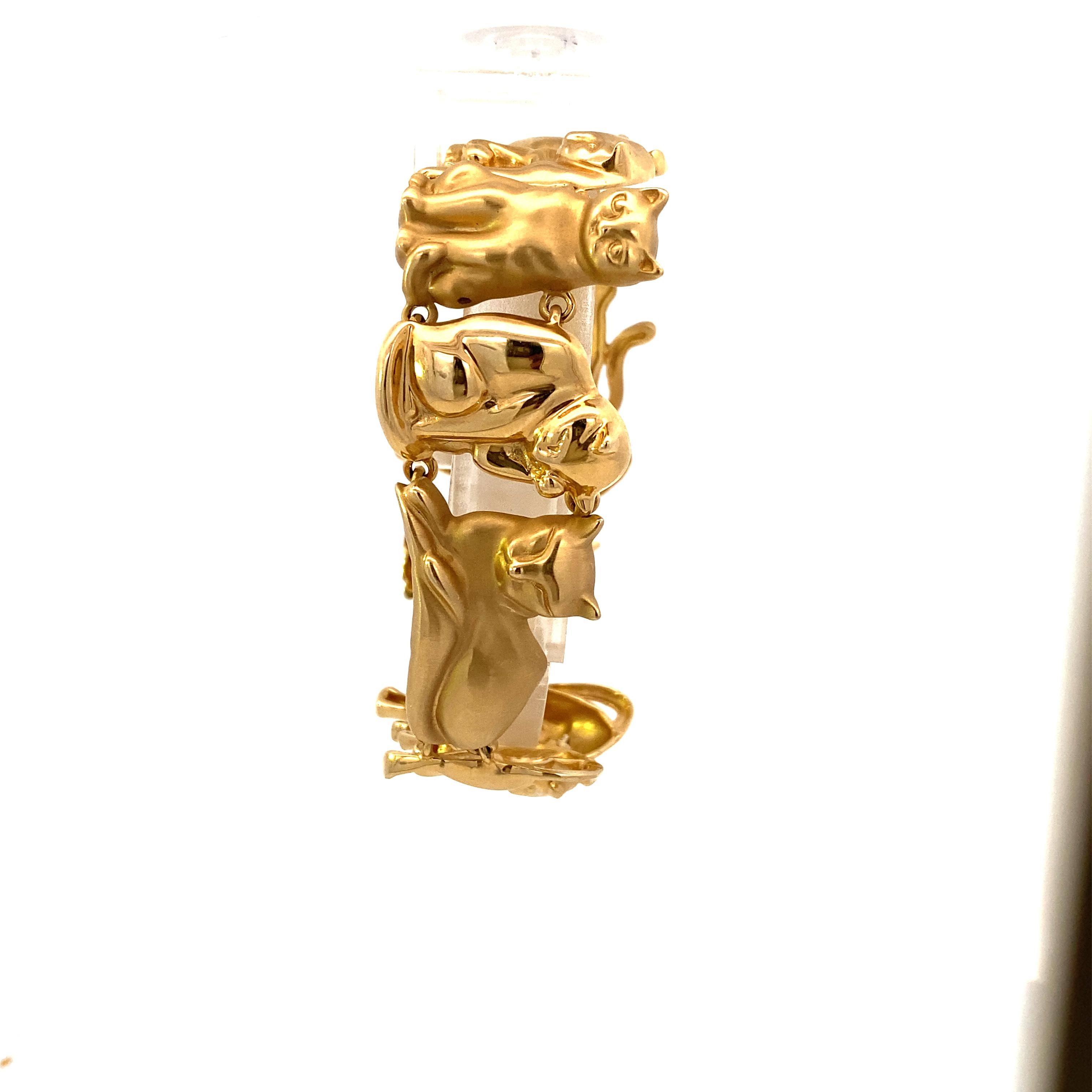 Armband aus massivem Gold mit Feline-Motiv im Angebot 5