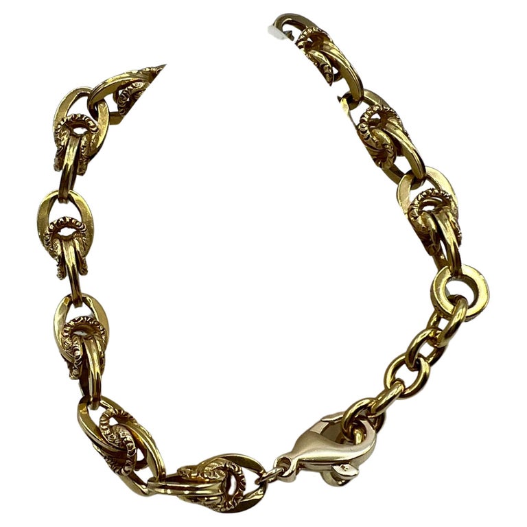 Solid Gold Filigree Link Bracelet in 14 Karat Yellow Gold For Sale at 1stDibs