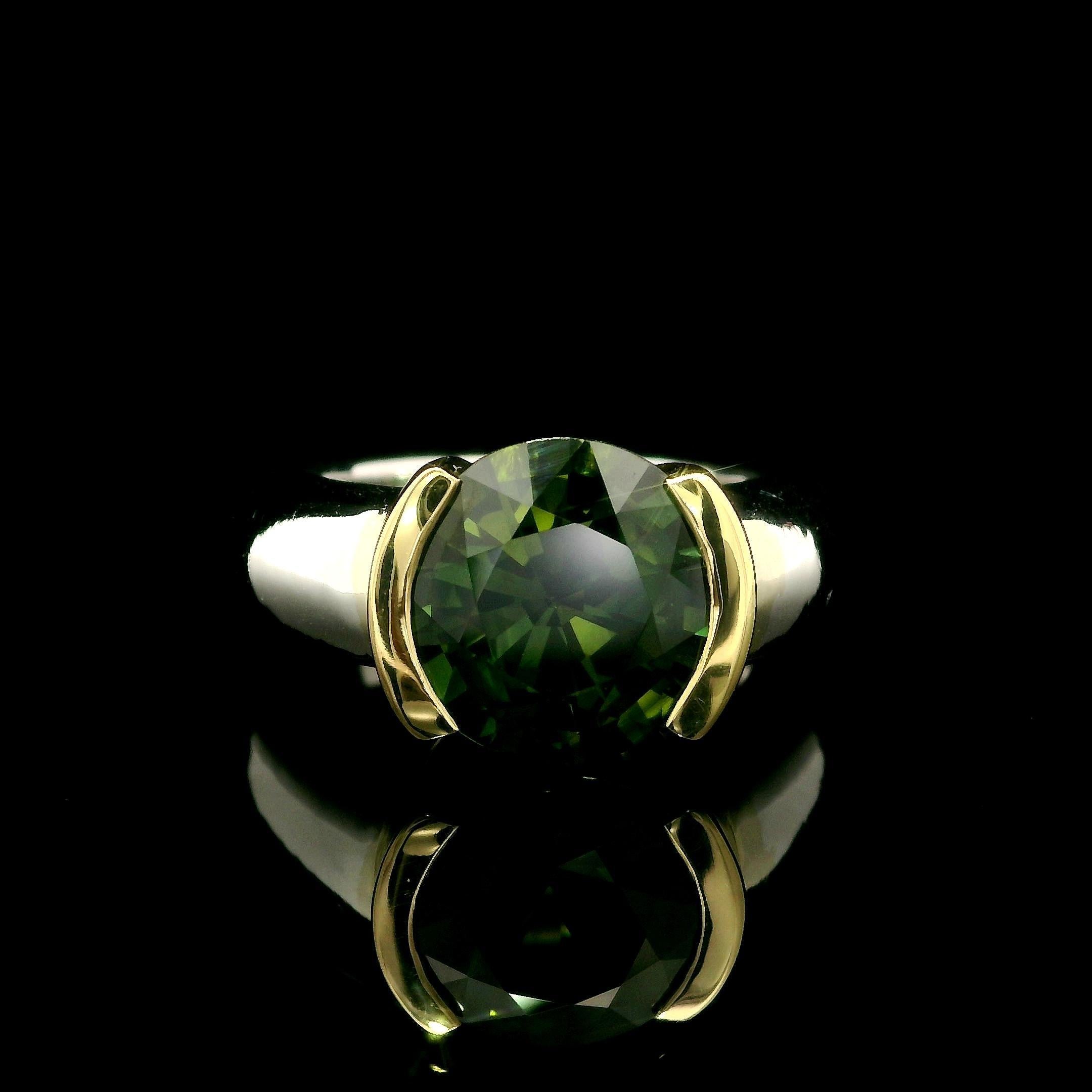 Bague en or massif GIA 4,22 carats, saphir vert rond, non chauffé et à moitié chaton Pour femmes en vente