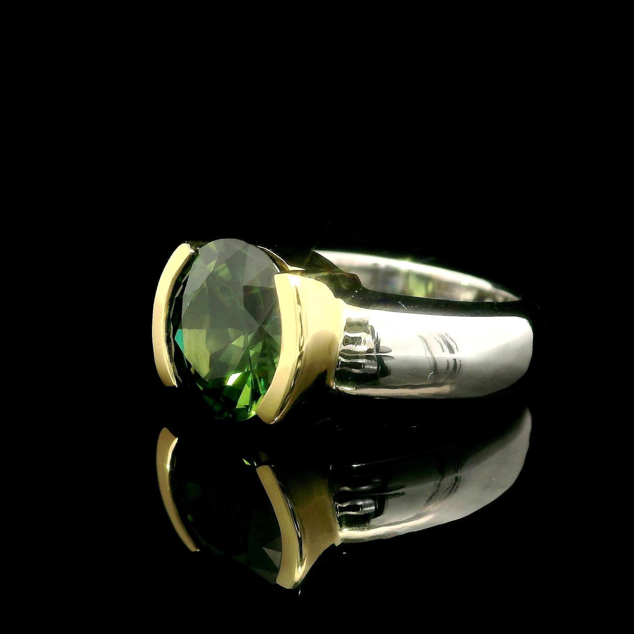 Bague en or massif GIA 4,22 carats, saphir vert rond, non chauffé et à moitié chaton en vente 1