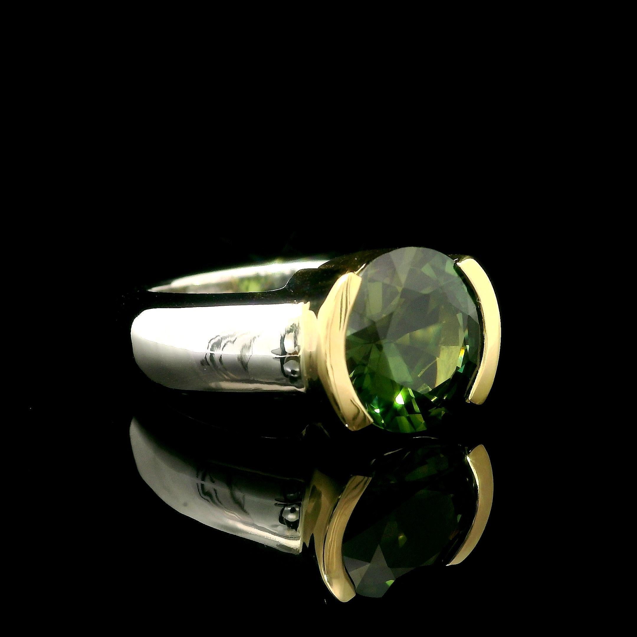 Bague en or massif GIA 4,22 carats, saphir vert rond, non chauffé et à moitié chaton en vente 2