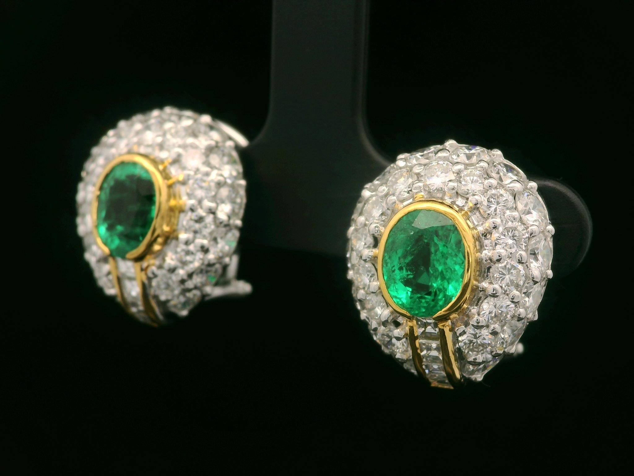 Pendiente de oro macizo GIA 7,52 ctw Esmeralda colombiana y diamante con botón de clip en Excelente estado para la venta en Montclair, NJ