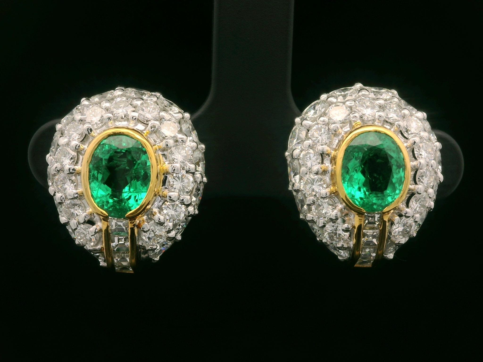 Pendiente de oro macizo GIA 7,52 ctw Esmeralda colombiana y diamante con botón de clip en venta 2