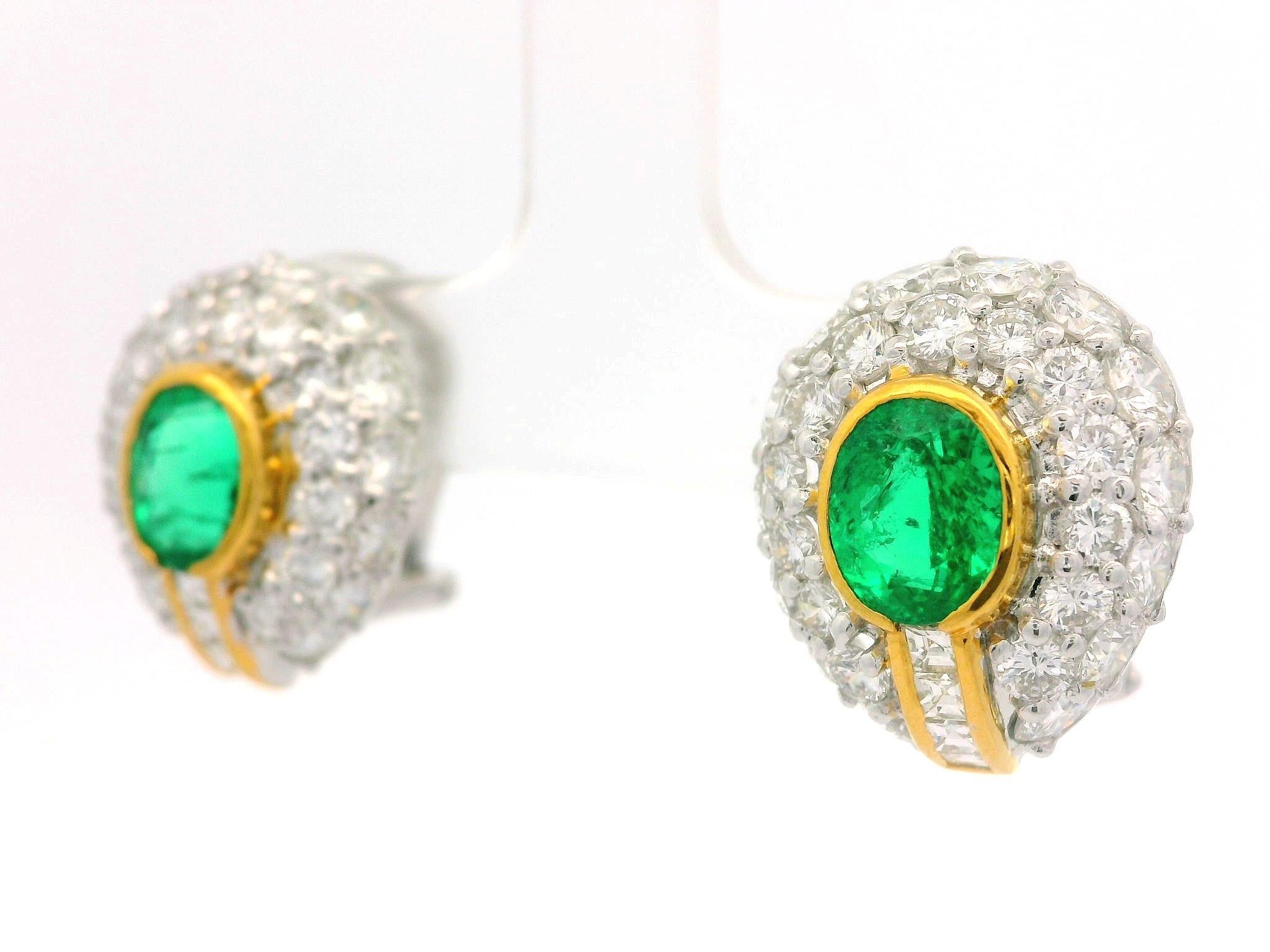 Pendiente de oro macizo GIA 7,52 ctw Esmeralda colombiana y diamante con botón de clip en venta 4