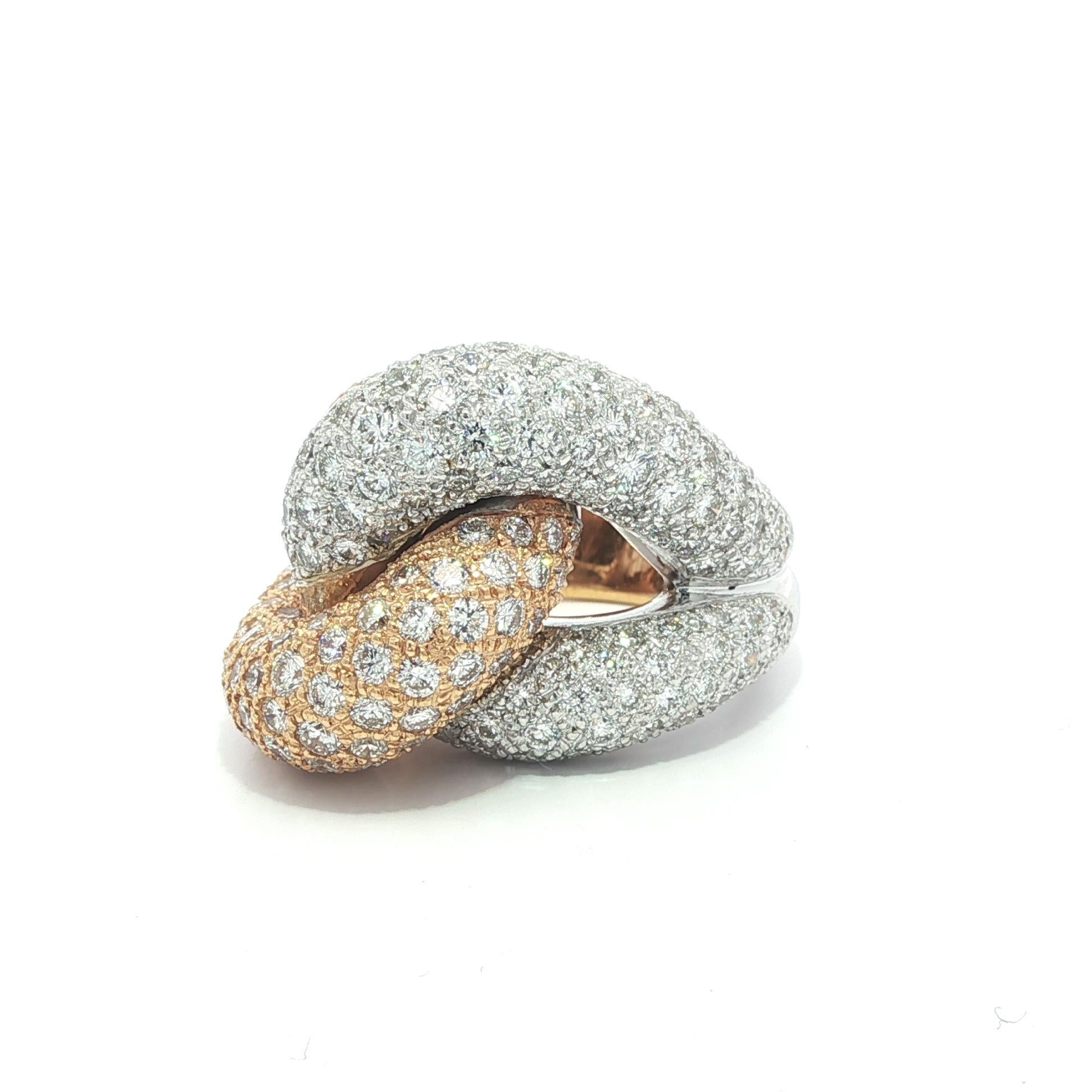 Anello in oro massiccio di alta qualità con diamanti a pavé da 5,60 ct. in vendita 5