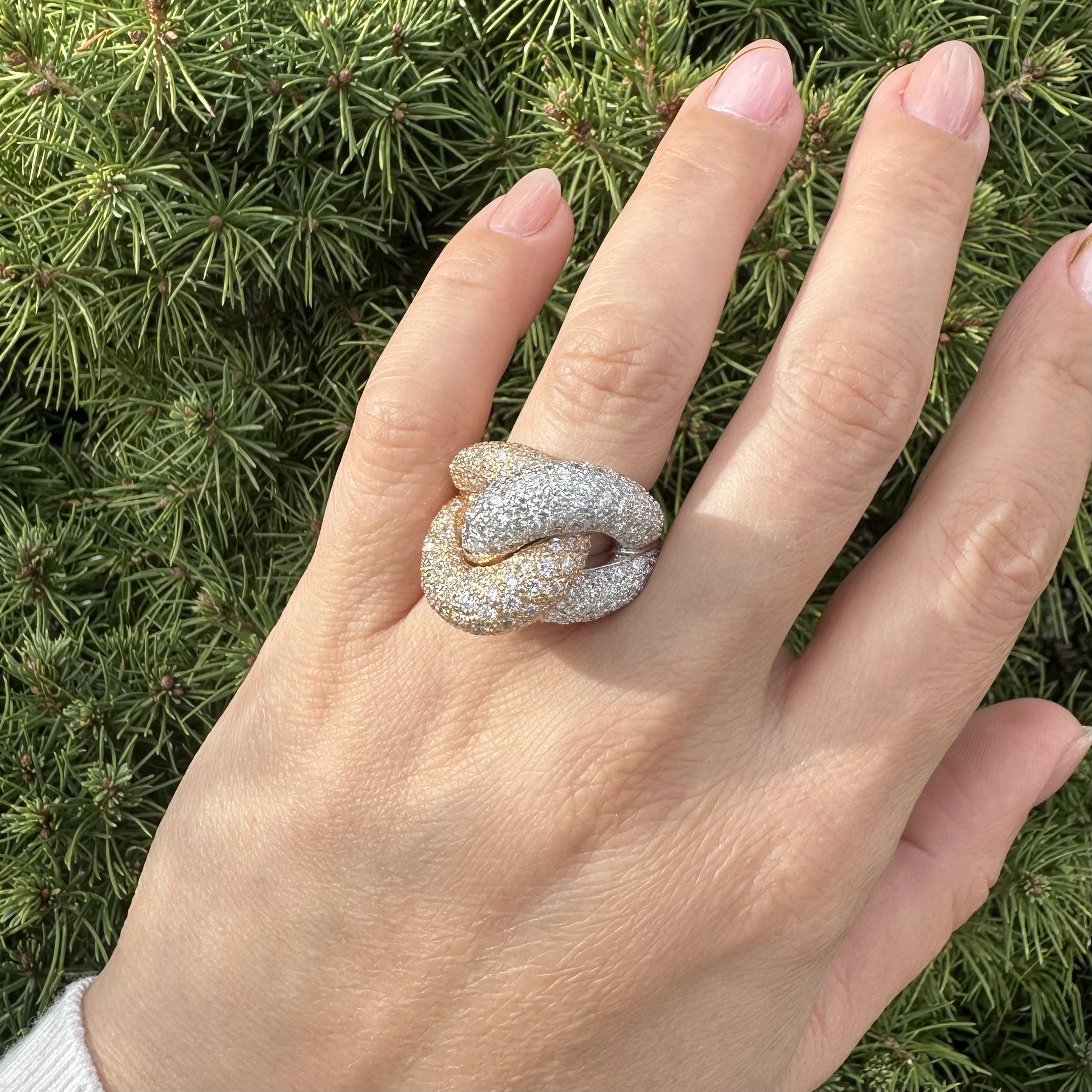 Anello in oro massiccio di alta qualità con diamanti a pavé da 5,60 ct. in vendita 8