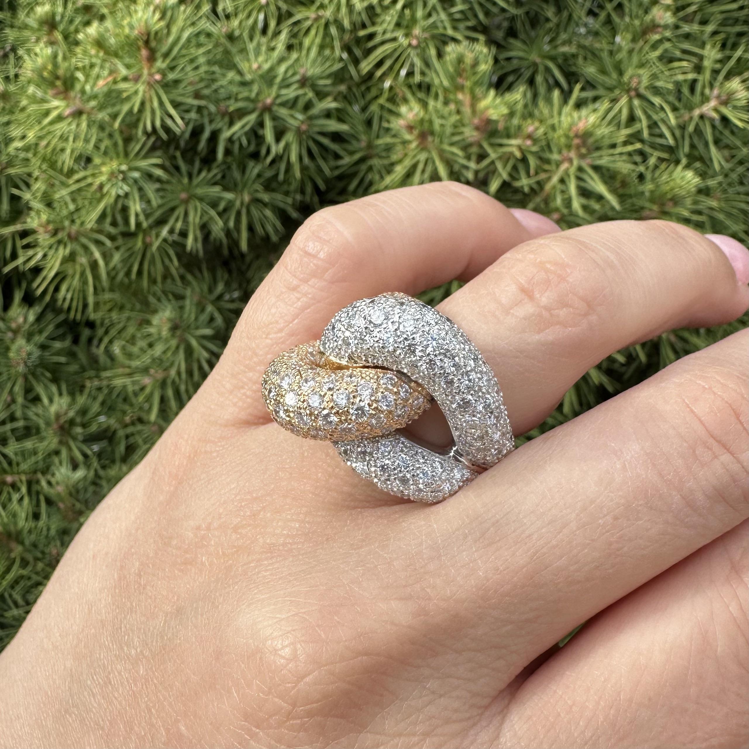 Anello in oro massiccio di alta qualità con diamanti a pavé da 5,60 ct. in vendita 9