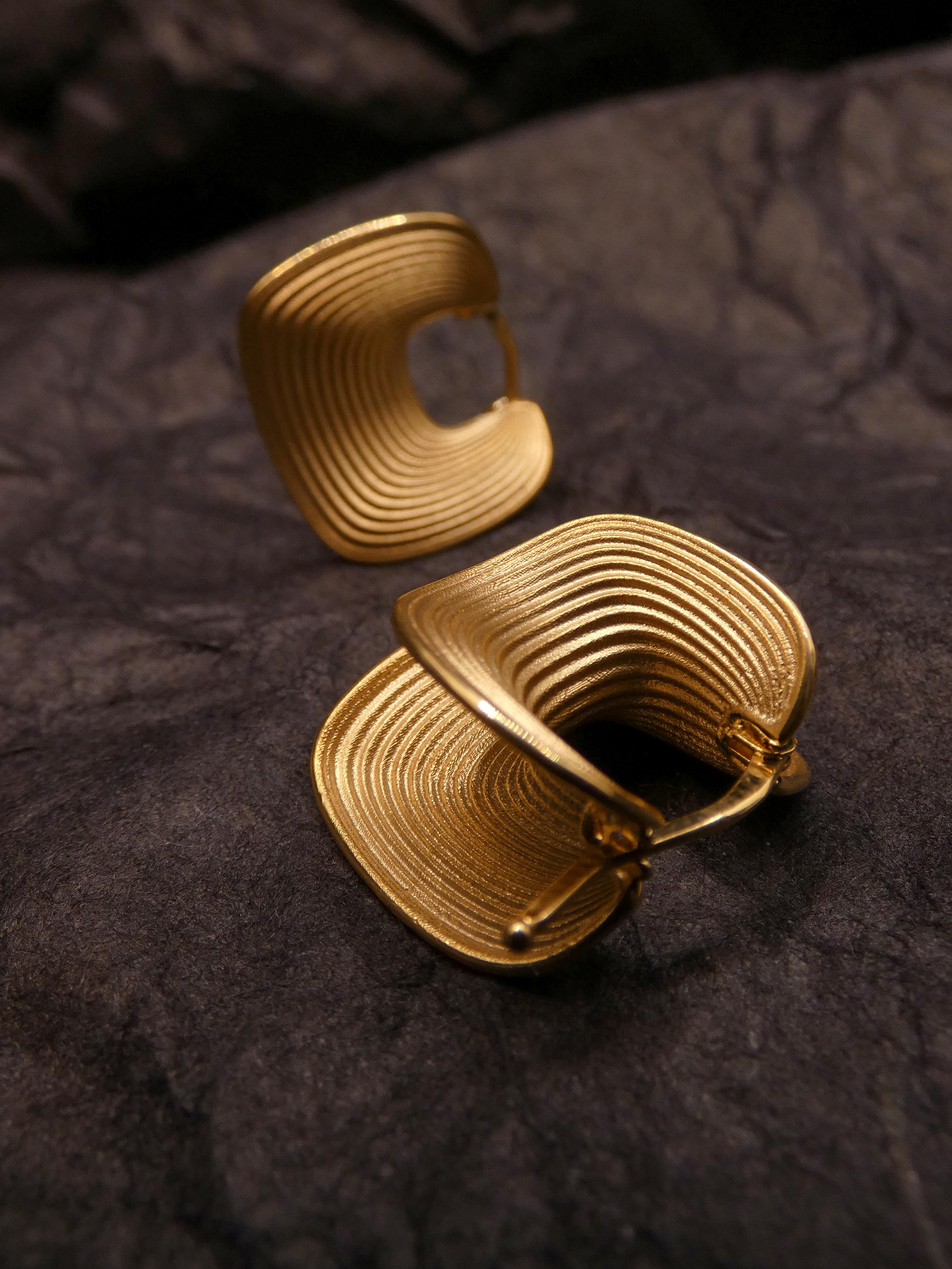 Solid Gold Hoop Earrings Made in Italy by Oltremare Gioielli For Sale 1