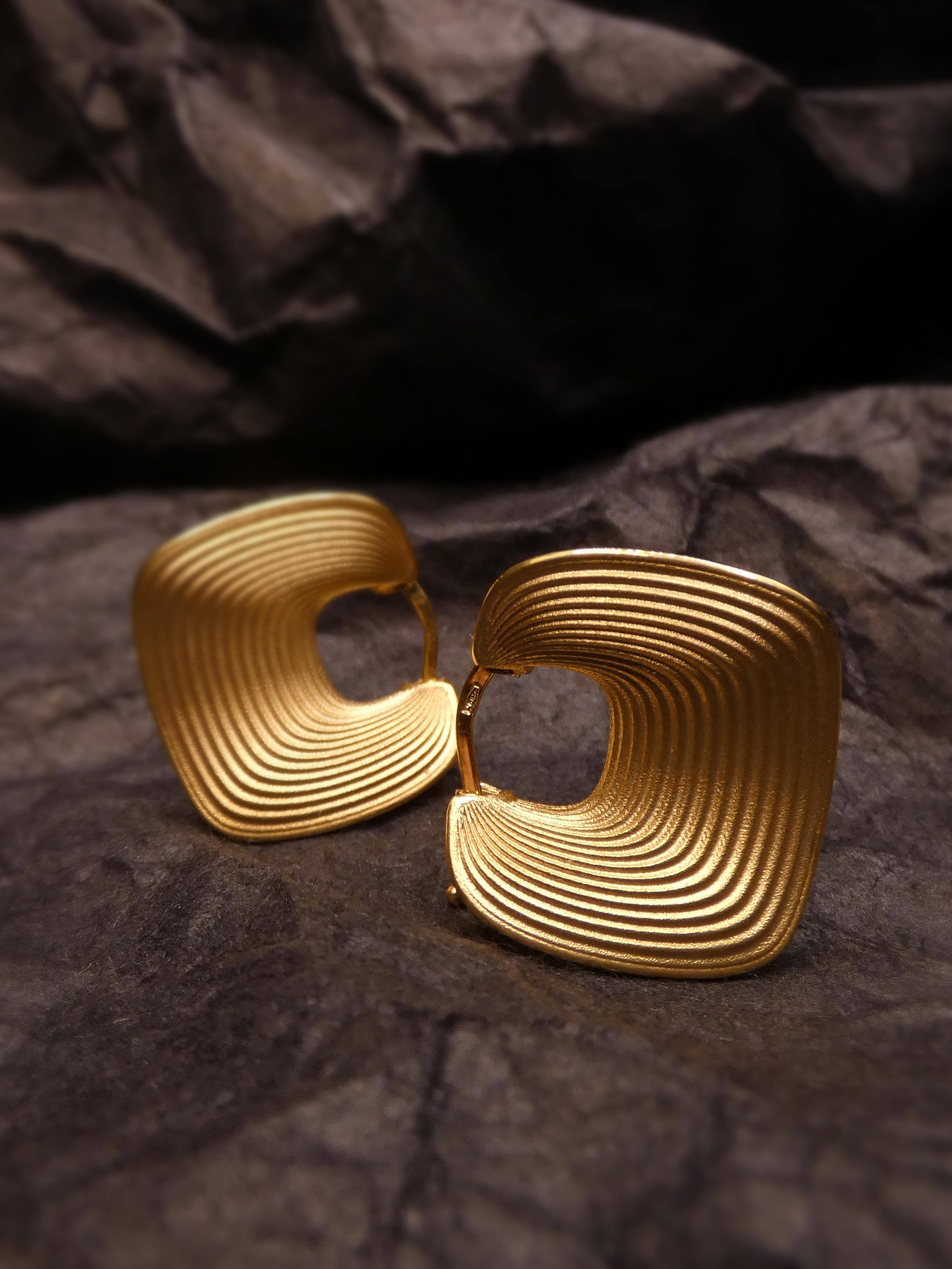 Solid Gold Hoop Earrings Made in Italy by Oltremare Gioielli For Sale 3