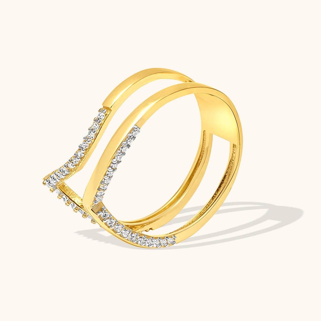 Anello impilabile con zircone doppio Chevron Wishbone in oro massiccio 14 carati In condizioni Nuovo in vendita a Patchogue, NY