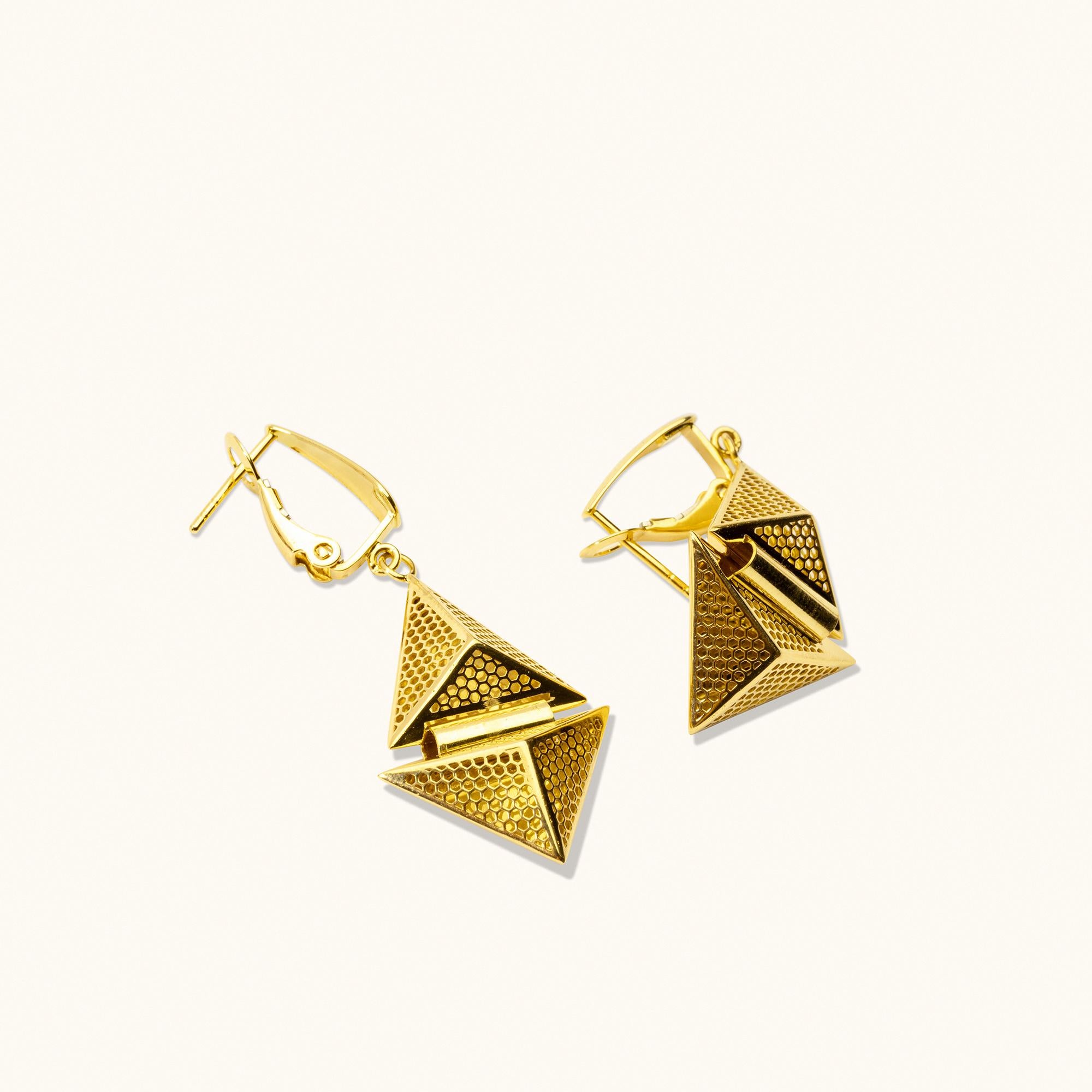Moderne Boucles d'oreilles pendantes en or massif 14 carats Maximalist Handmade en vente