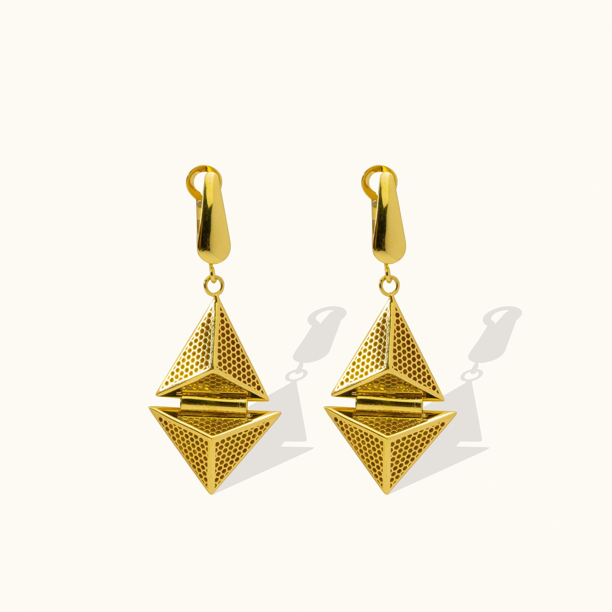 Boucles d'oreilles pendantes en or massif 14 carats Maximalist Handmade Unisexe en vente