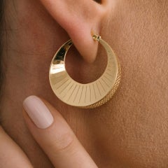 Pendientes de aro curvados Sunburst Chunky Oro macizo de 14 quilates Maximalistas hechos a mano