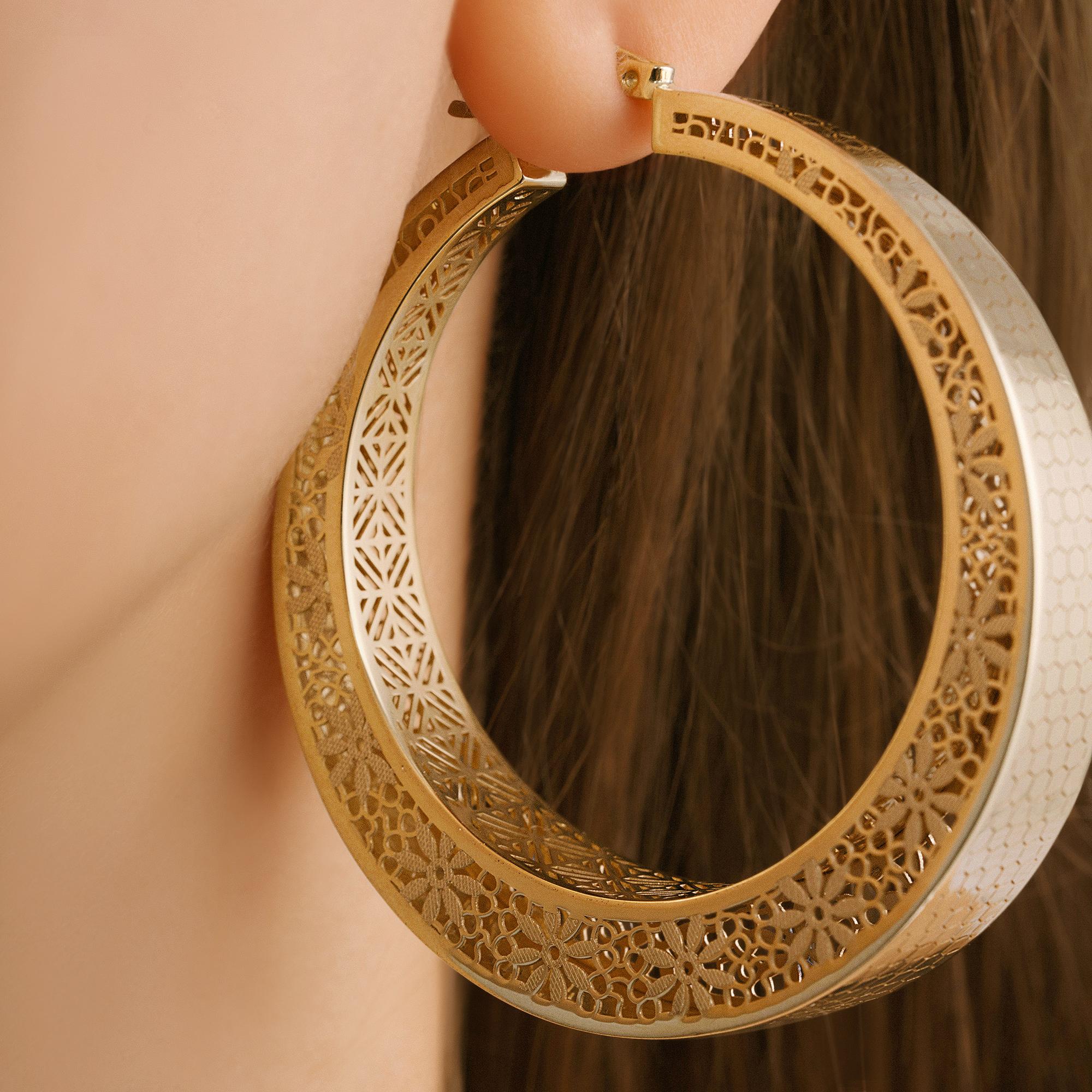 Exclusively crafted from genuine gold, Zelveti jewelry embodies purity and longevity. Available in 14 or 18 karat gold, Zelveti jewels are designed to whisper to your soul and carry forward your story across generations. The hallmark of 585 (14