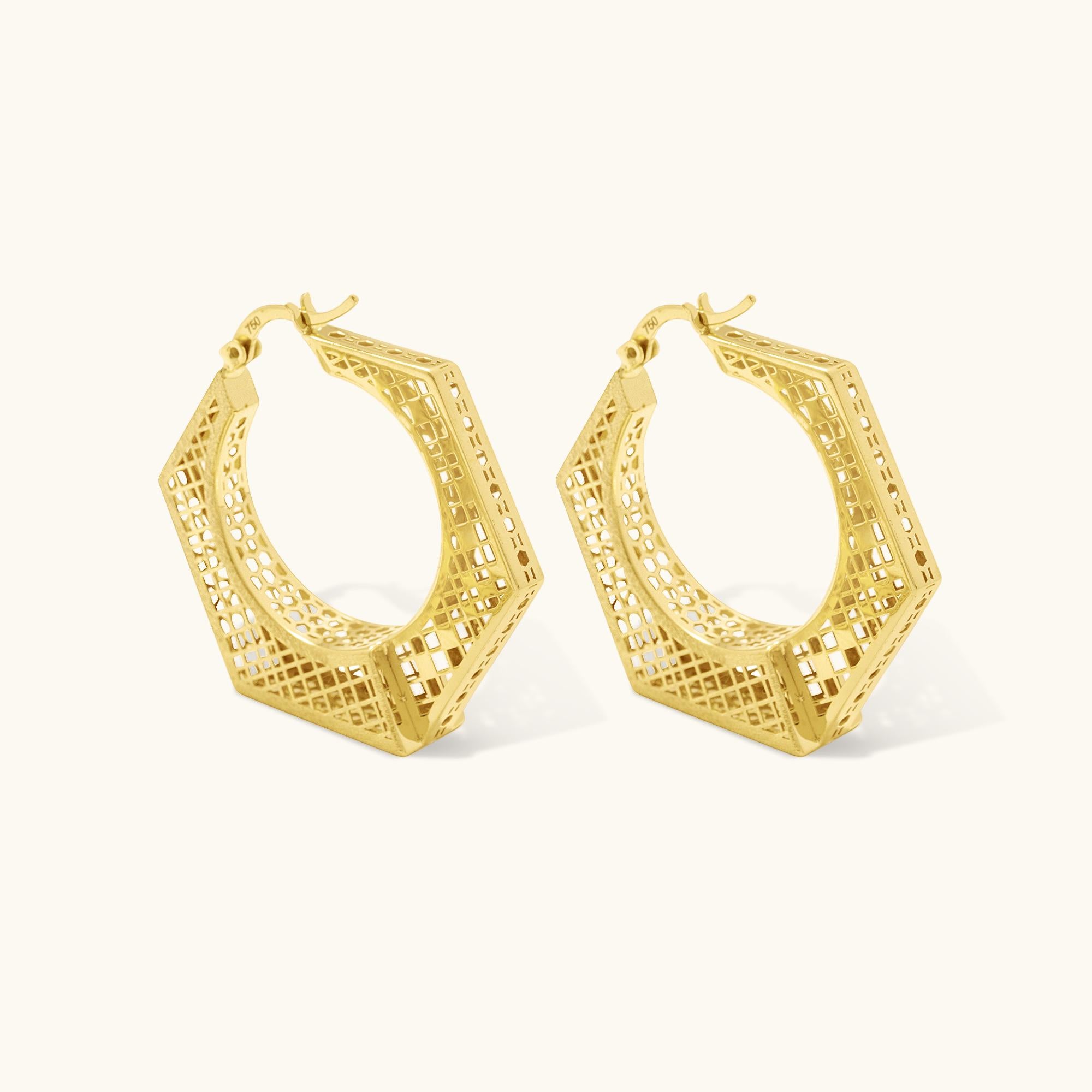 Petits boucles d'oreilles en or massif 14 carats à bord géométrique 3D, fabriquées à la main Neuf - En vente à Patchogue, NY