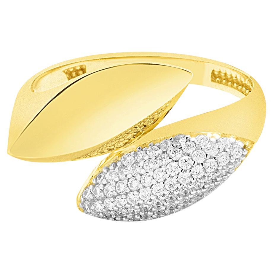 Moonlight Hug Anello impilabile con zircone bypassato in oro massiccio 14 carati in vendita