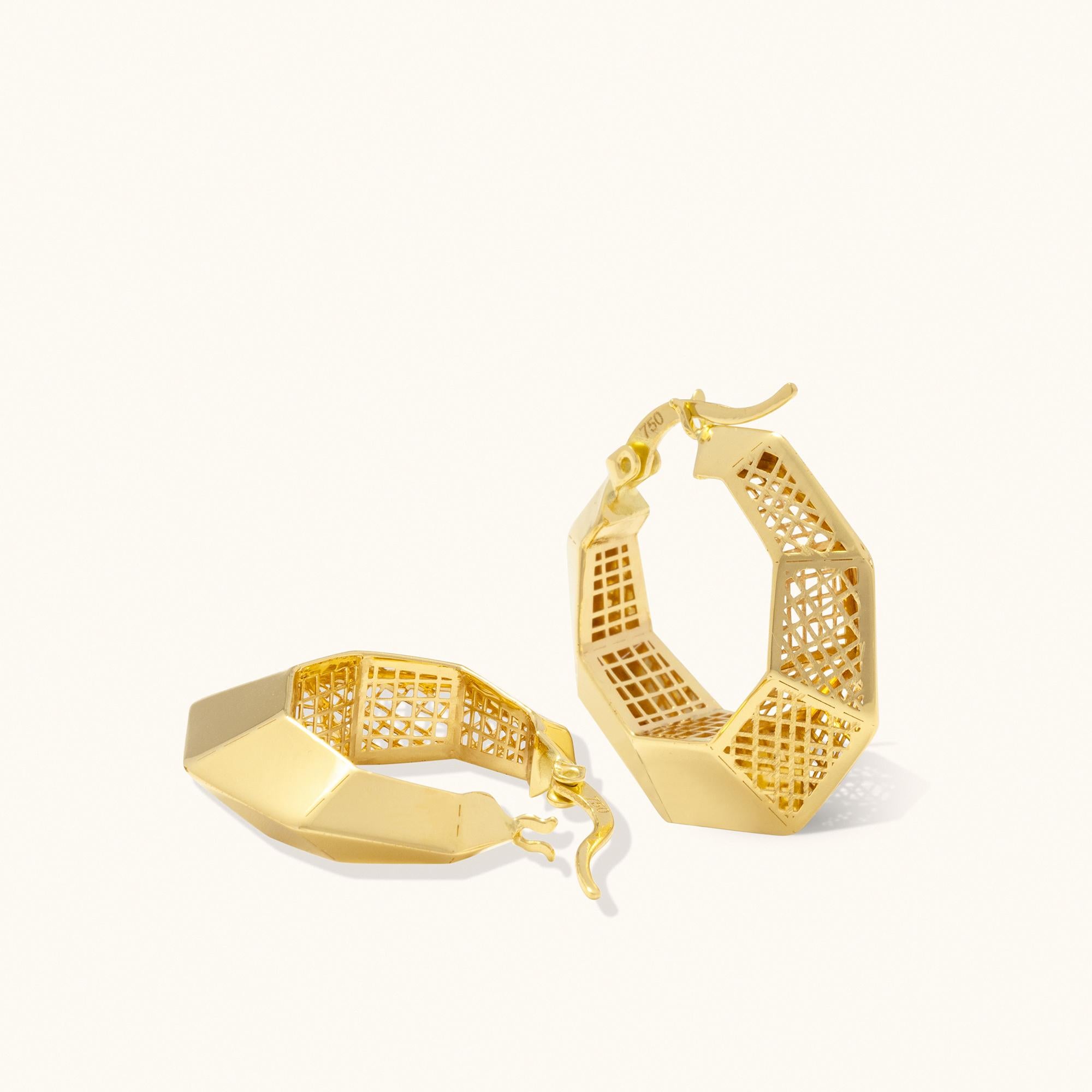 Moderne Créoles Saturn Moon Capricorn en or massif 14 carats, faites à la main en vente