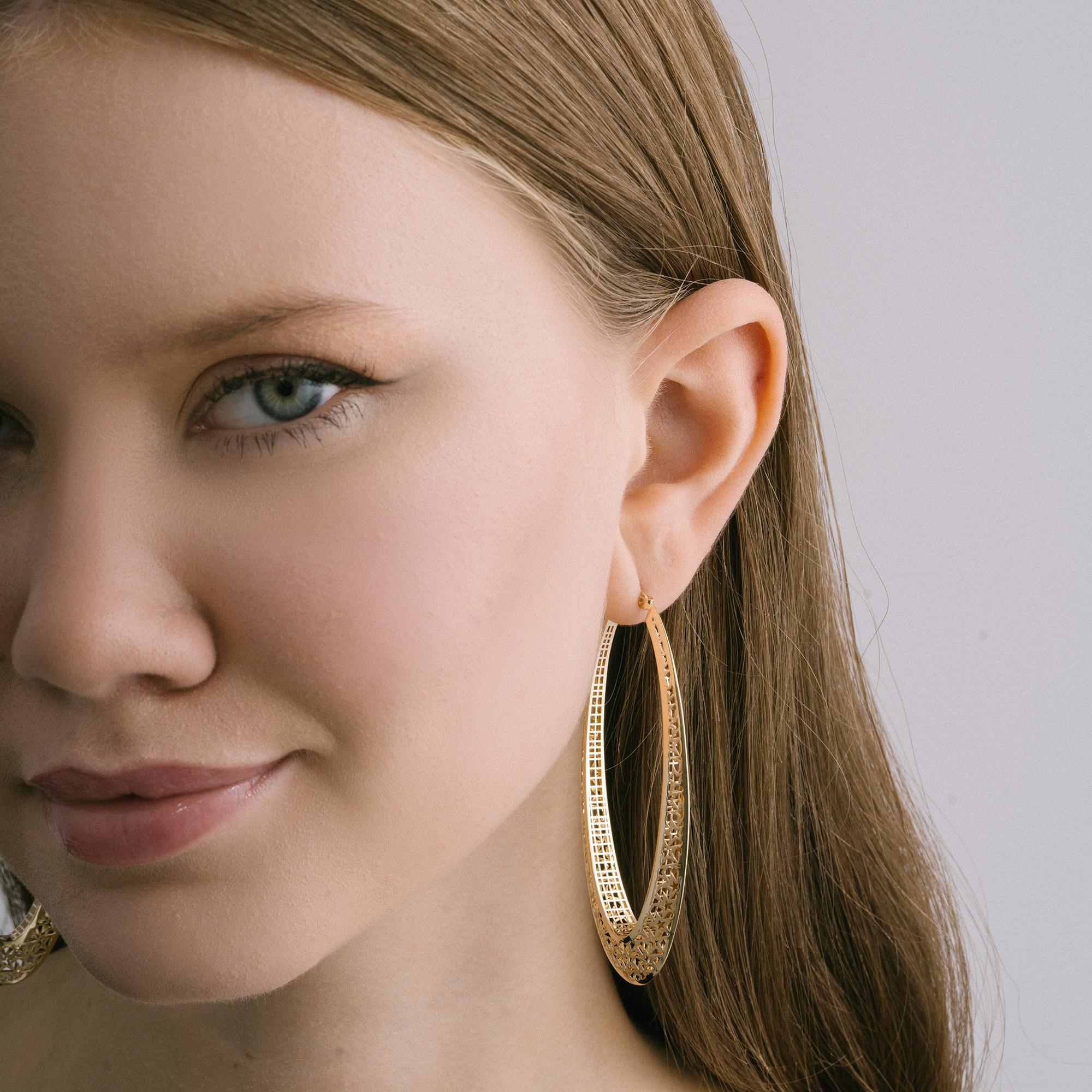 Exclusively crafted from genuine gold, Zelveti jewelry embodies purity and longevity. Available in 14 or 18 karat gold, Zelveti jewels are designed to whisper to your soul and carry forward your story across generations. The hallmark of 585 (14