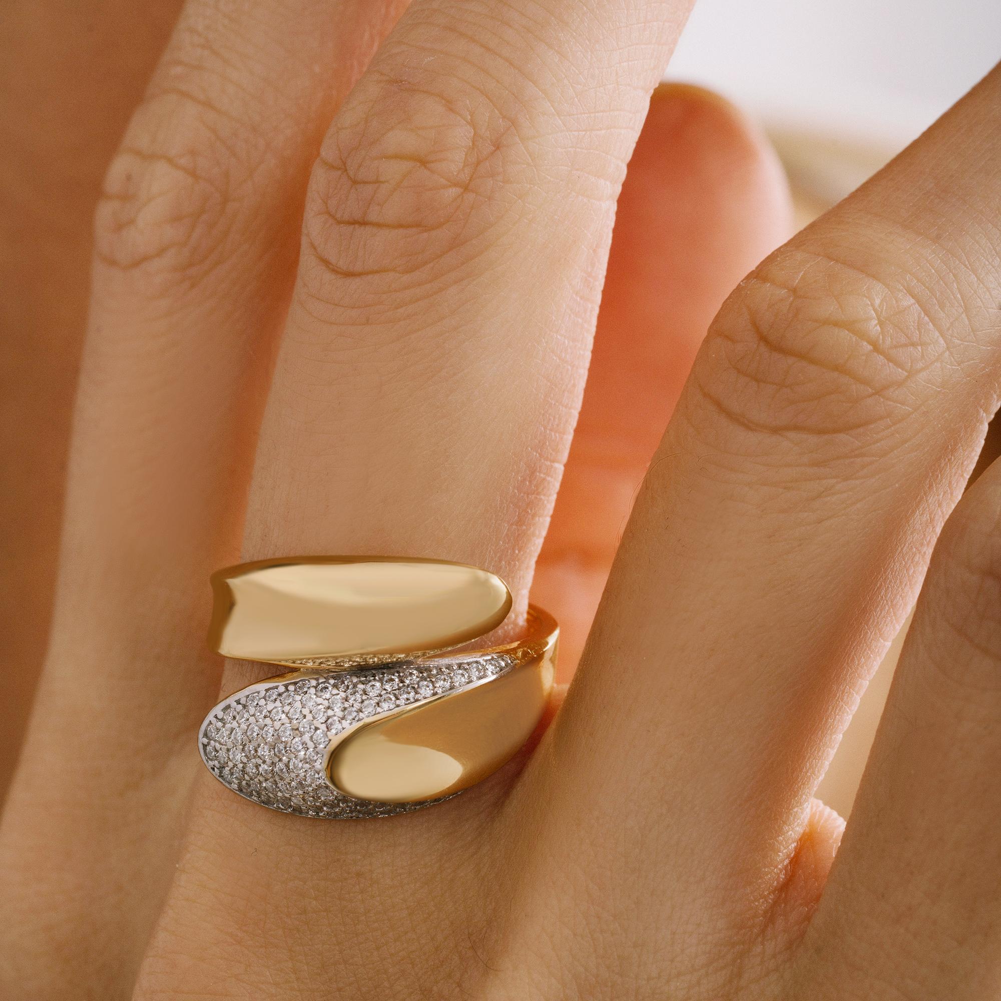 Moderno Moonlight Curved Hug Pavé Bypass Zircon Ring Oro massiccio 14 carati in vendita