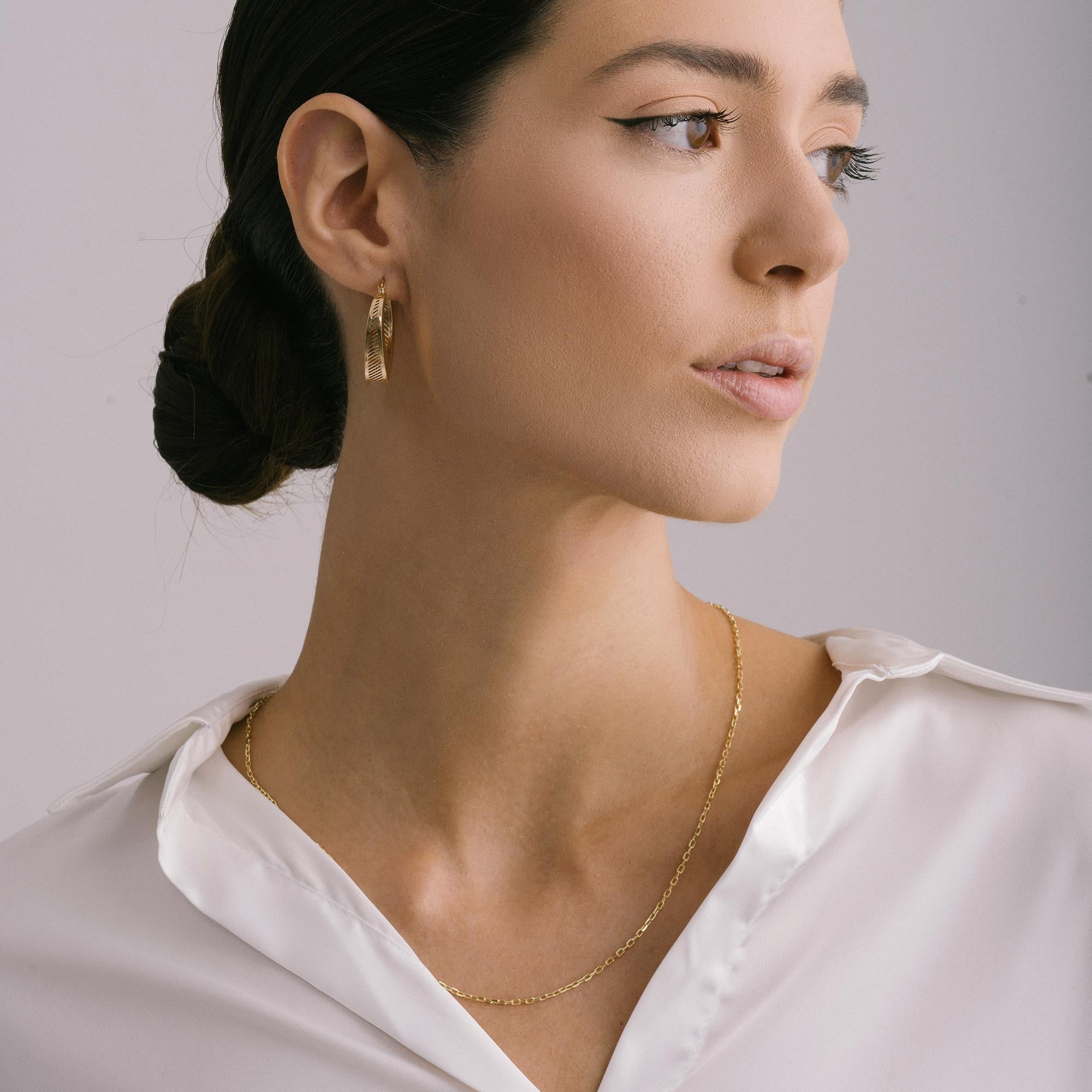 Chaîne collier à maillons fins en or massif minimaliste fait à la main  14 Karat Neuf - En vente à Patchogue, NY