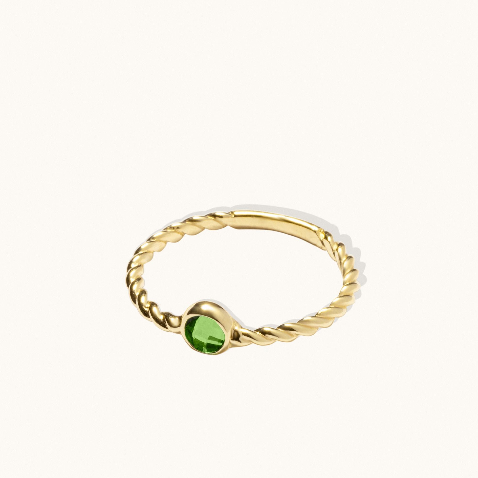 Taille émeraude Bague empilable en or massif 14 carats avec zircon vert torsadé en vente