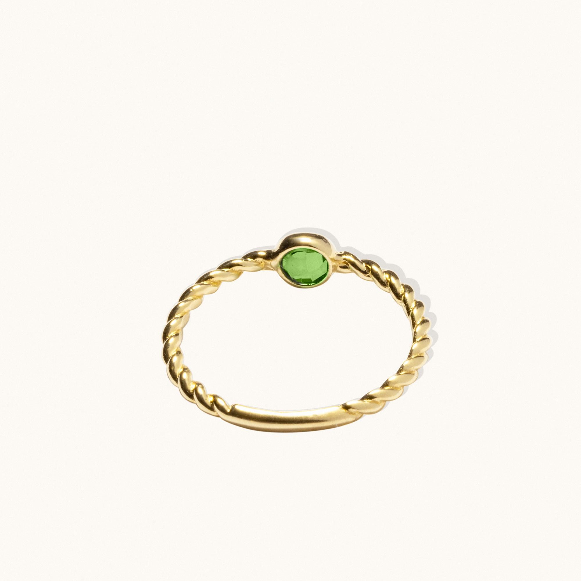 Bague empilable en or massif 14 carats avec zircon vert torsadé Neuf - En vente à Patchogue, NY