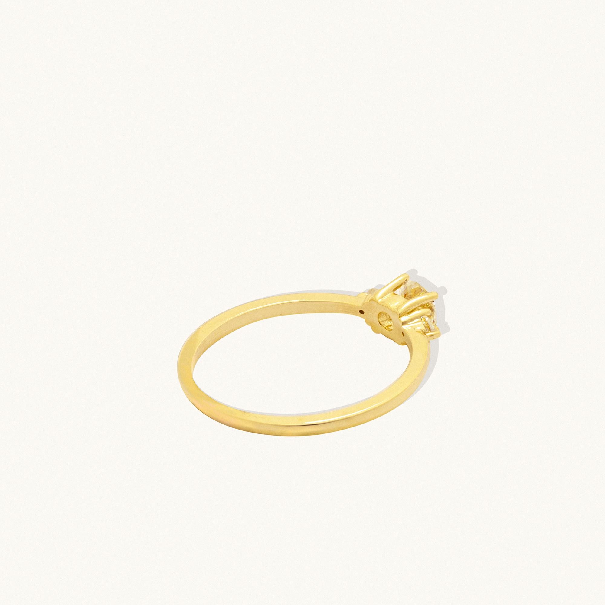 Zirkon Trilogie Edelstein Stapelbarer Ring Massiv Gold Minimalistisch 14 Karat im Zustand „Neu“ im Angebot in Patchogue, NY