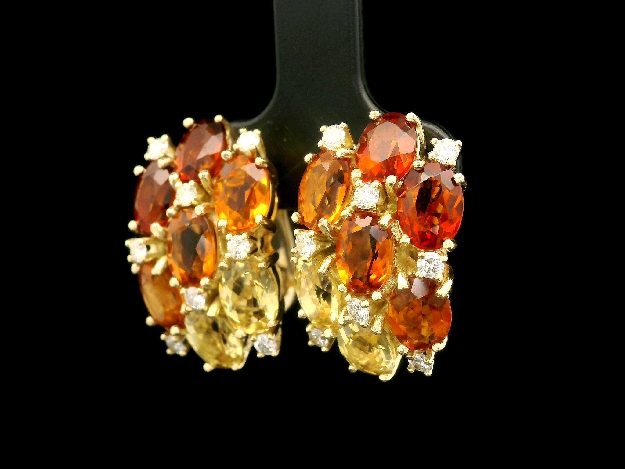 Boucles d'oreilles pendantes Huggie en or massif avec citrine, quartz et diamants. en vente 5