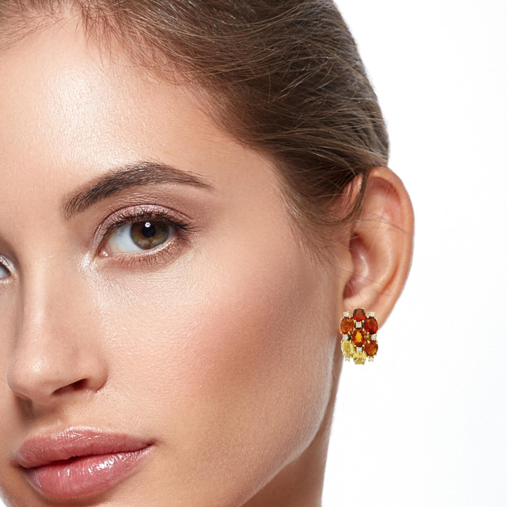 Boucles d'oreilles pendantes Huggie en or massif avec citrine, quartz et diamants. en vente 1