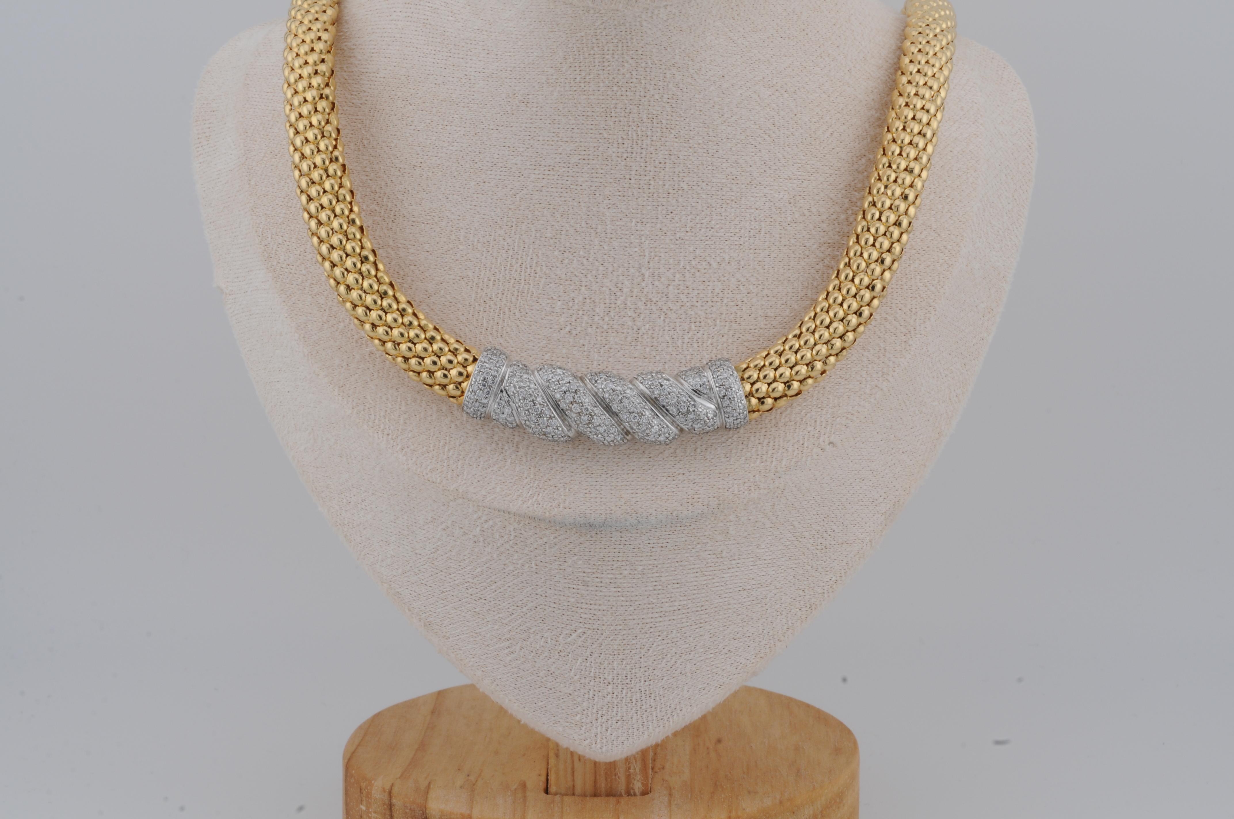 Brilliant Cut Solid Gold Necklace 18k Yellow Gold with Diamonds For Sale