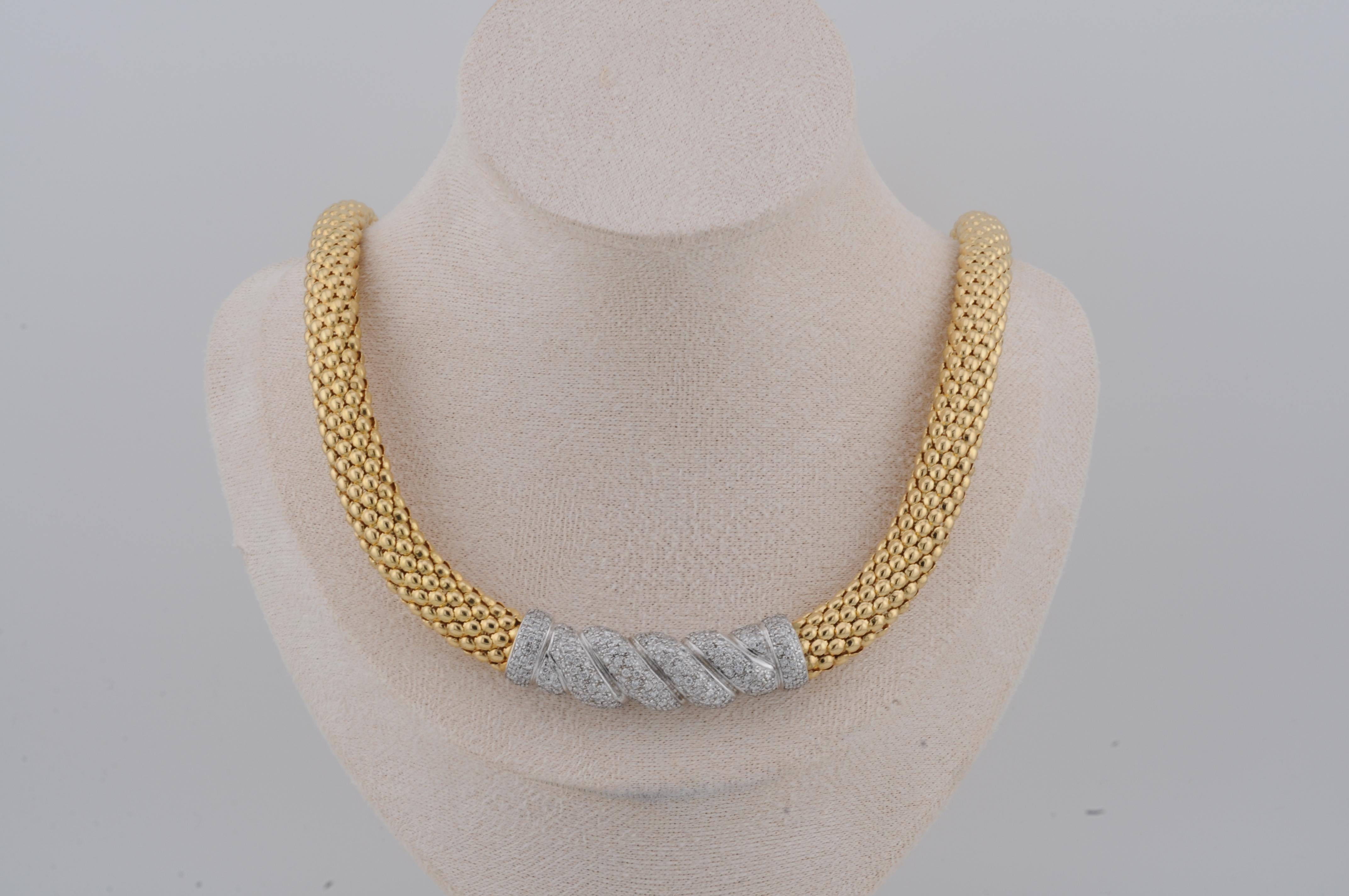 Solid Gold Necklace 18k Yellow Gold with Diamonds In Good Condition For Sale In Berlin, BE