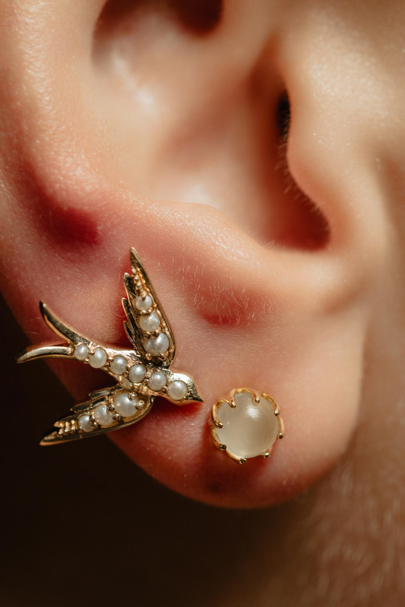 Victorian Solid Gold Swallow Bird Single Stud Earrings, 14K Gold Pearl Bird Earring For Sale