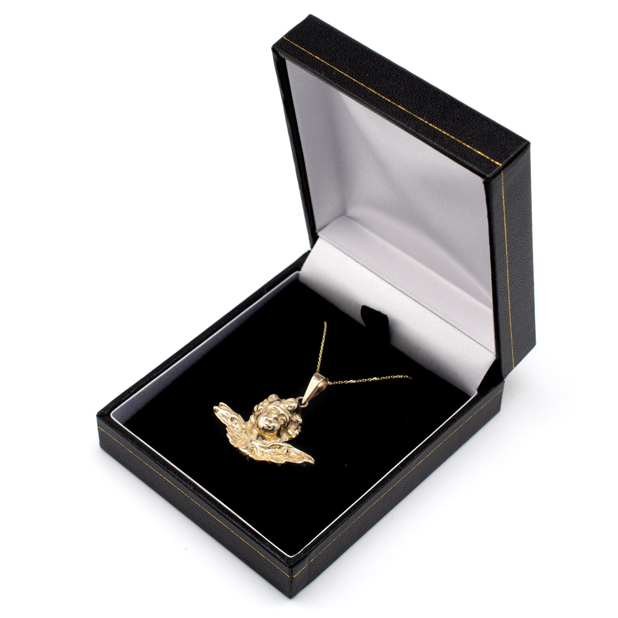 Solid Gold Winged Cherub Pendant Necklace, Mythological & Religious Jewelry In New Condition In Preston, Lancashire