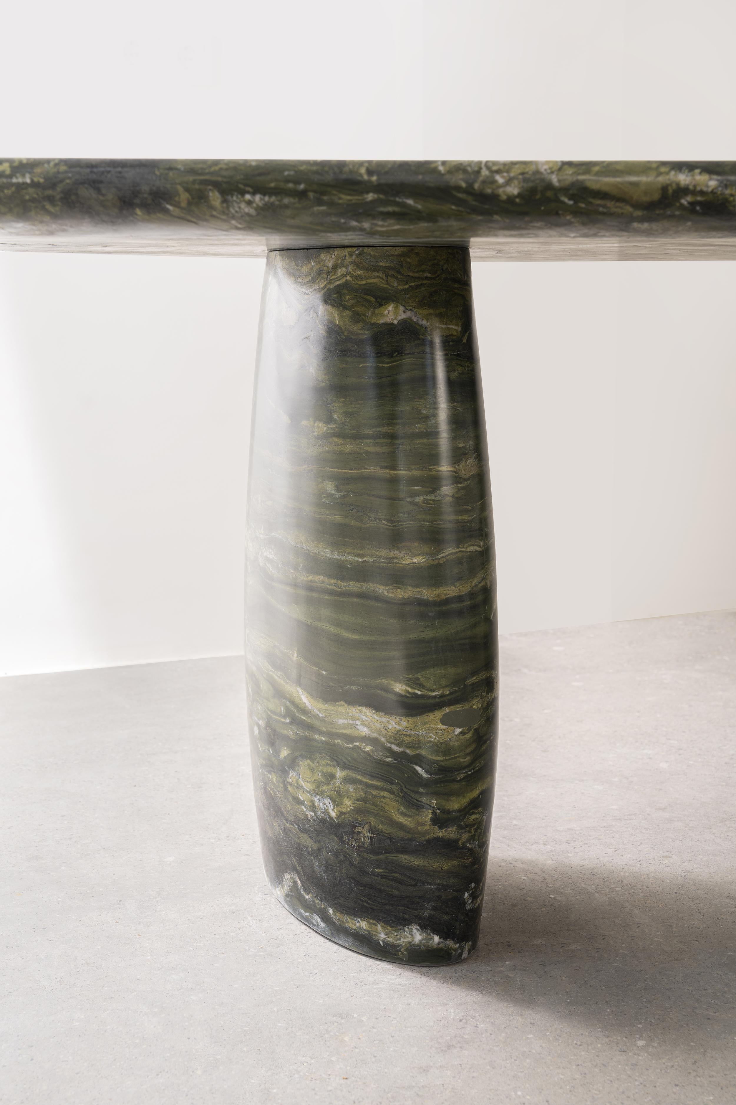 Table en granit massif Neuf - En vente à PARIS, FR
