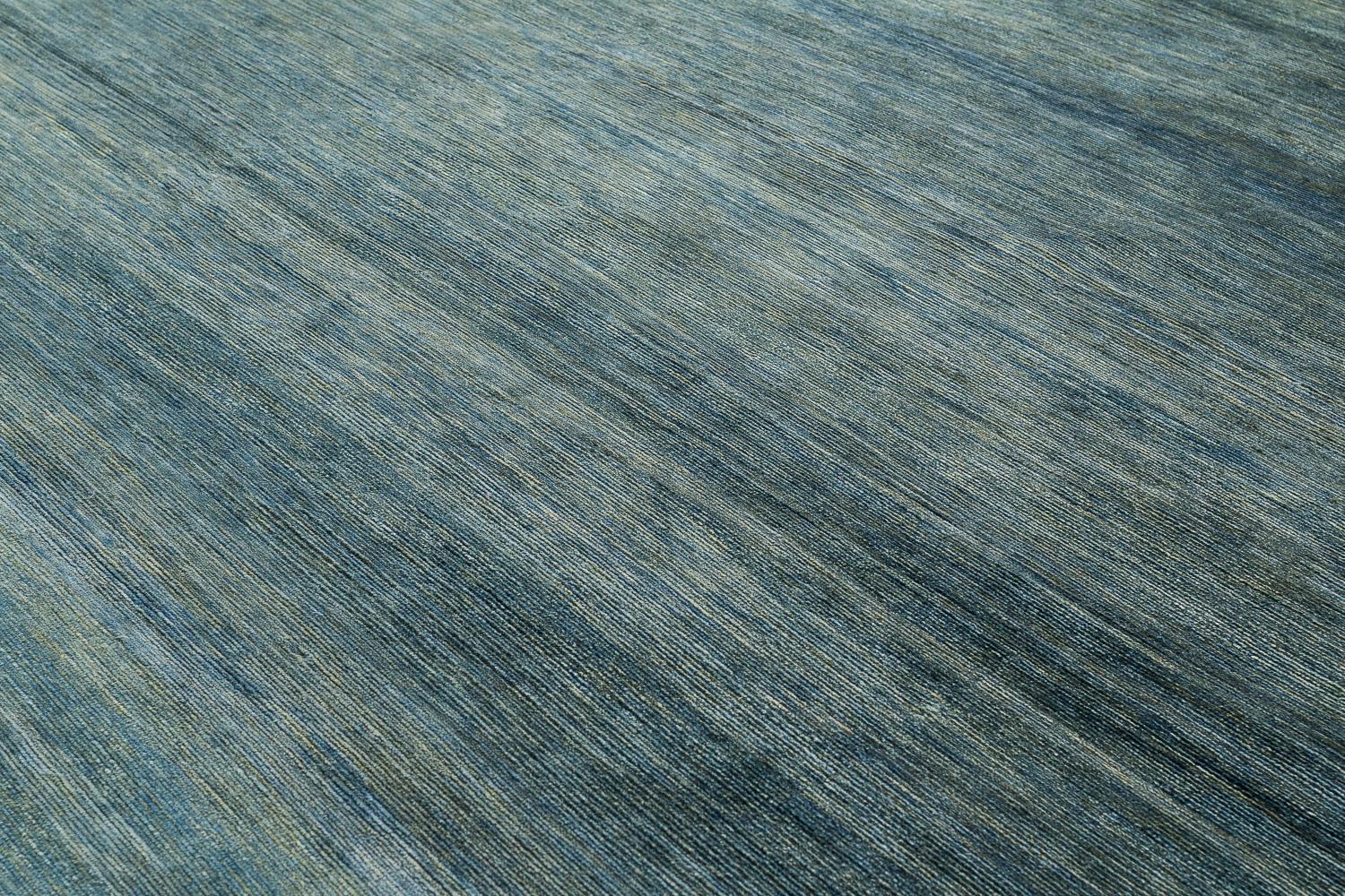 Seda de nudo fino de tinte natural verde sólido con paneles finales dorados de Joseph Carini en venta 1