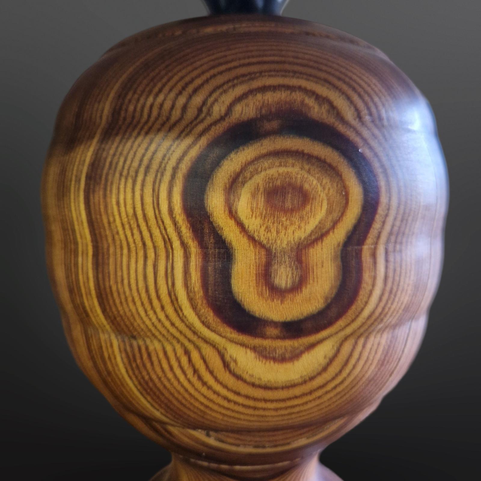 Mid-Century Modern Lampe de table en bois massif, Scandinavie, années 1950 en vente