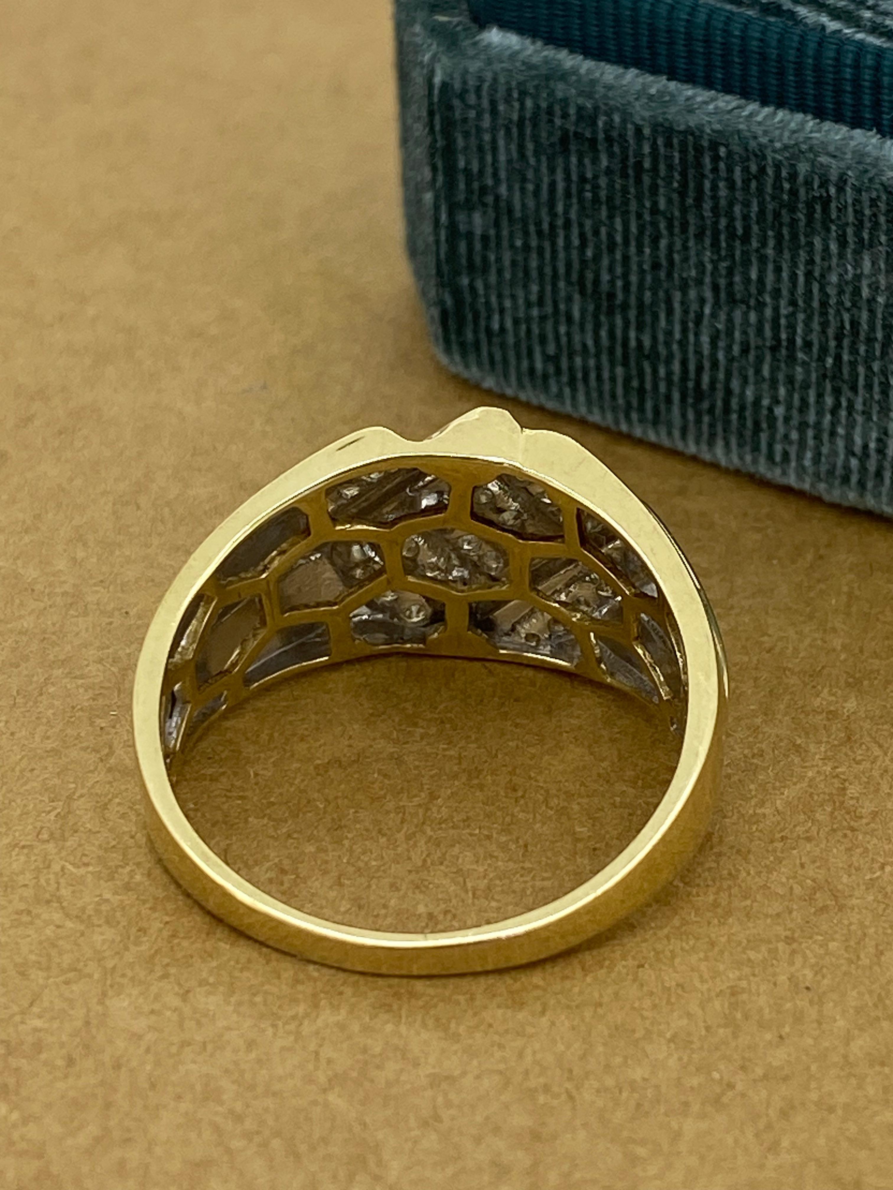 Massiv & schwerer 9K Gelbgold & 0,80 Karat Diamant-Cluster Retro Herrenring. im Angebot 1