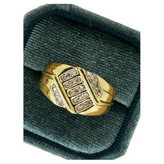 Solid & Heavy 9K Yellow Gold & 0.80ct Diamond Cluster Retro Gents' Ring.