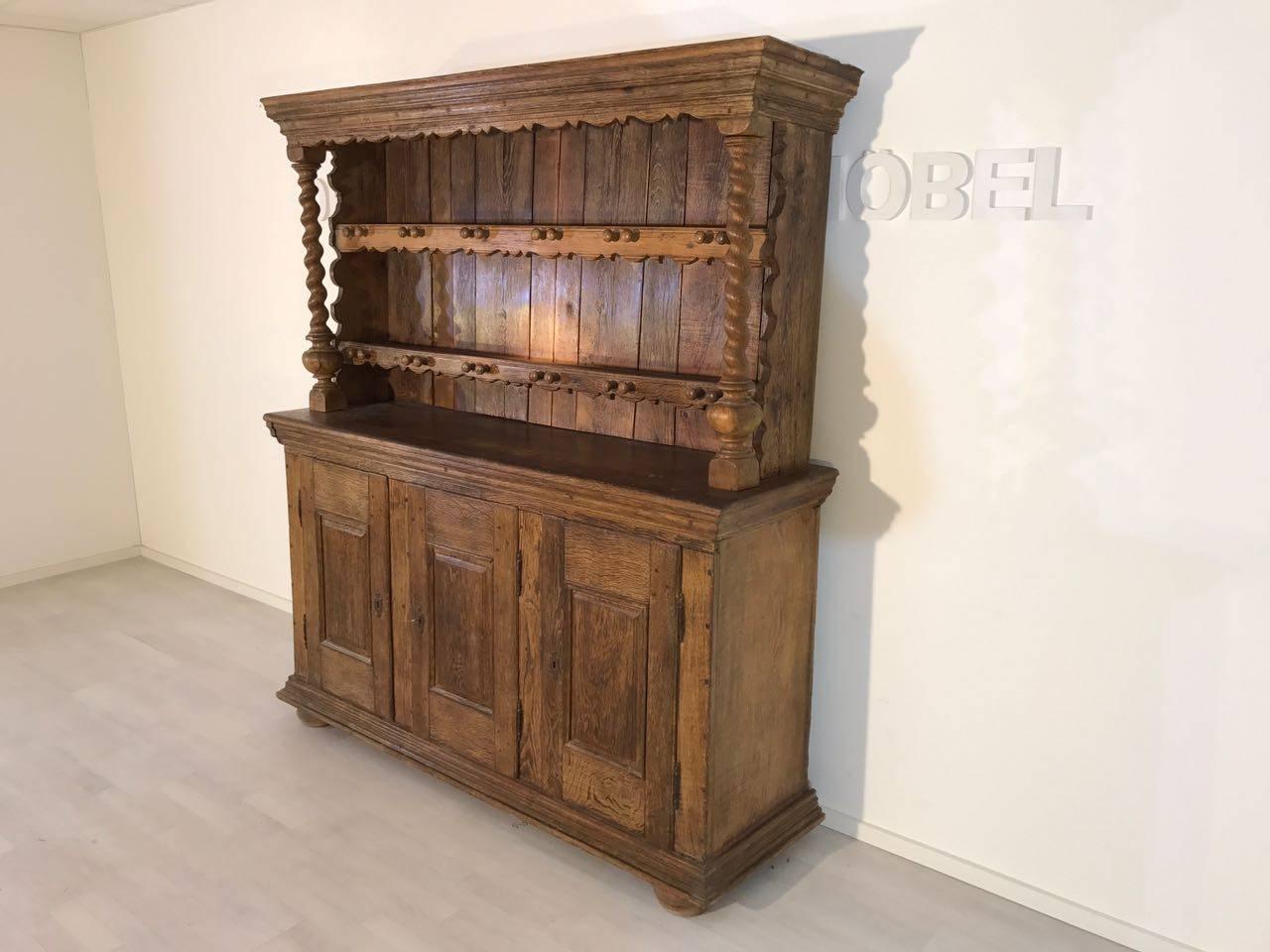 Solid Kannenstock Cabinet Made of Oak Wood In Good Condition For Sale In Senden, NRW