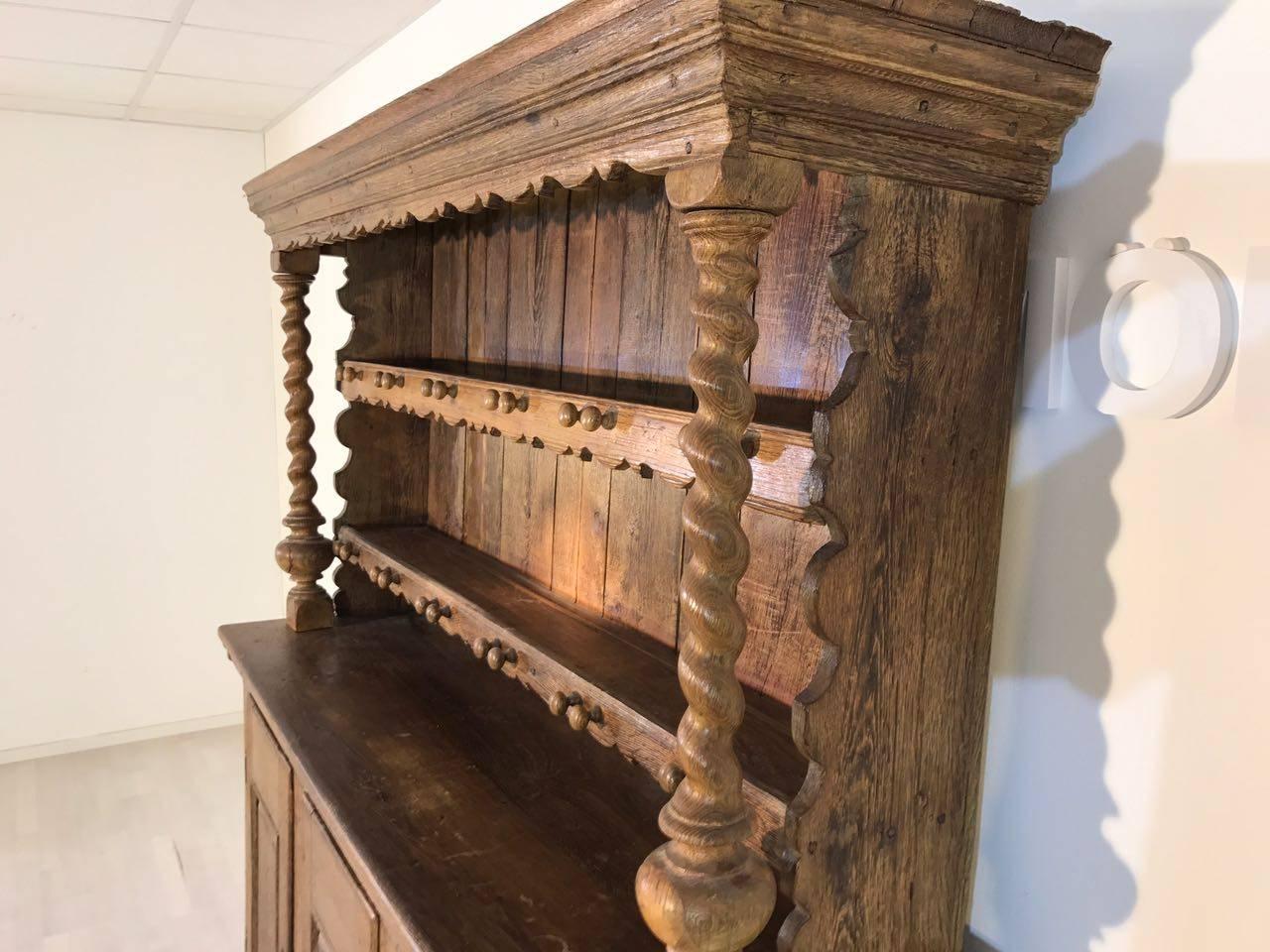 Solid Kannenstock Cabinet Made of Oak Wood For Sale 1
