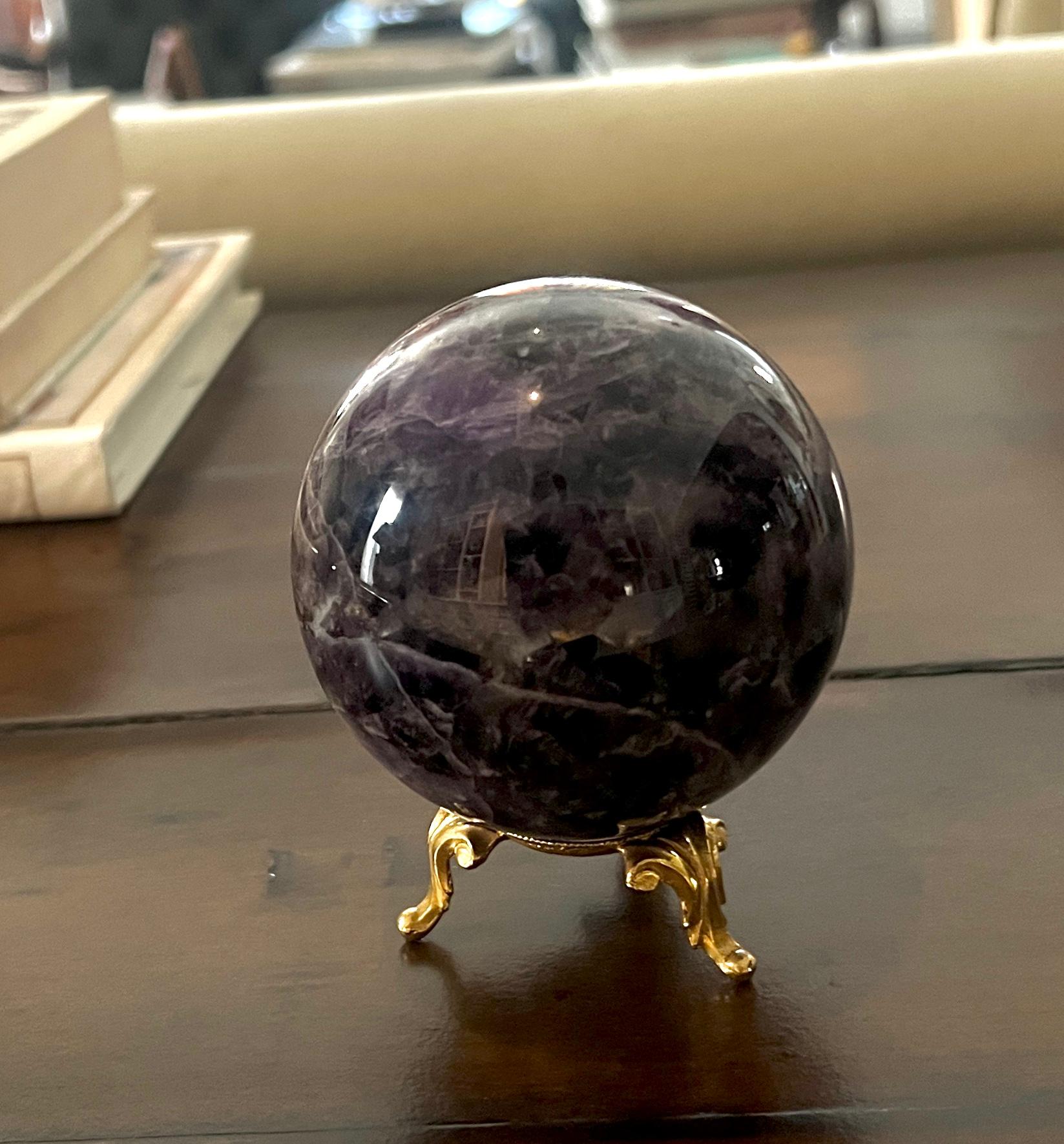 Oro Fermacarte a sfera in lapis massiccio con supporto in oro in vendita