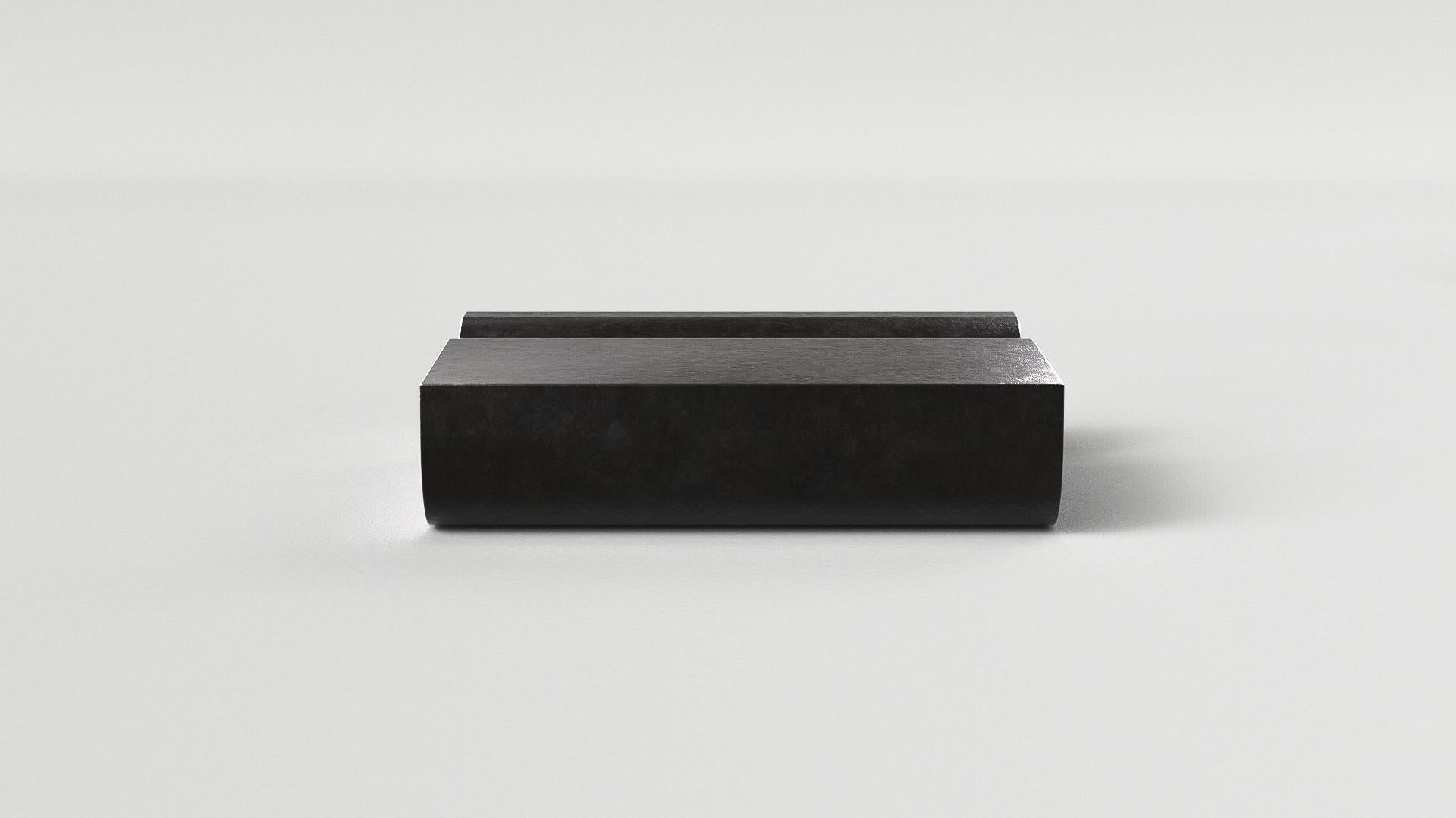 XXIe siècle et contemporain Table basse pliée en pierre de lave massive d'Arthur Vallin en vente
