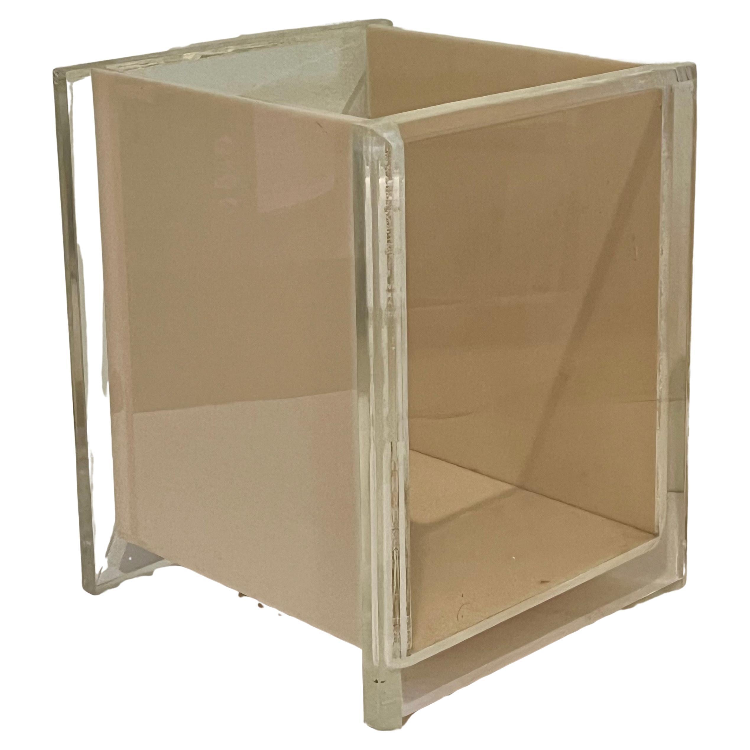 Cestino per rifiuti in lucite massiccia, elegante e bicolore A Space Age