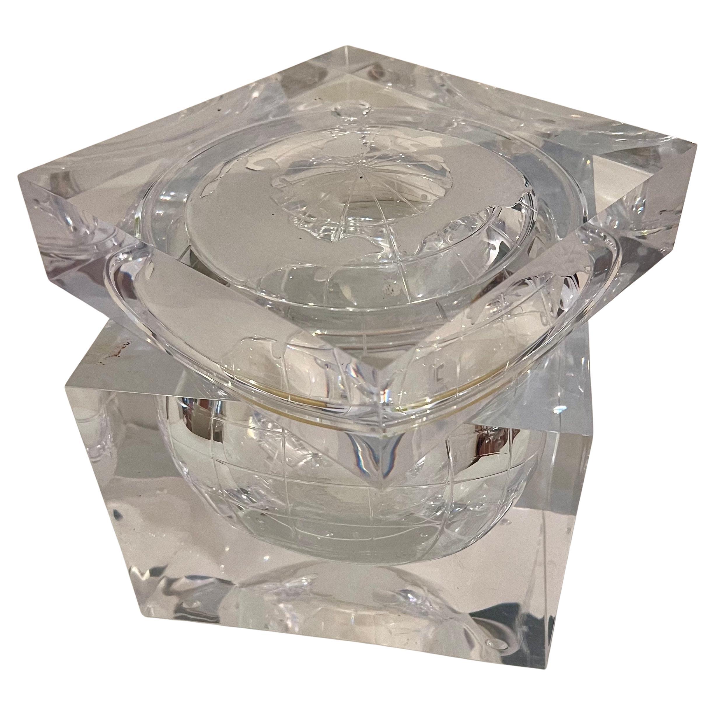 Cubitera Globo Terráqueo de Lucite Sólido de Alessandro Albrizzi Moderno de mediados de siglo en venta