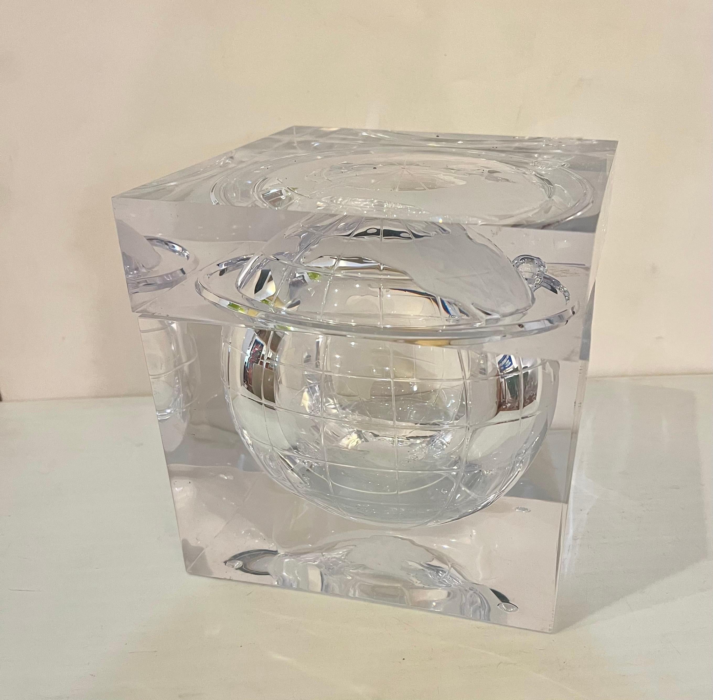 Cubitera Globo Terráqueo de Lucite Sólido de Alessandro Albrizzi Vaciado en venta