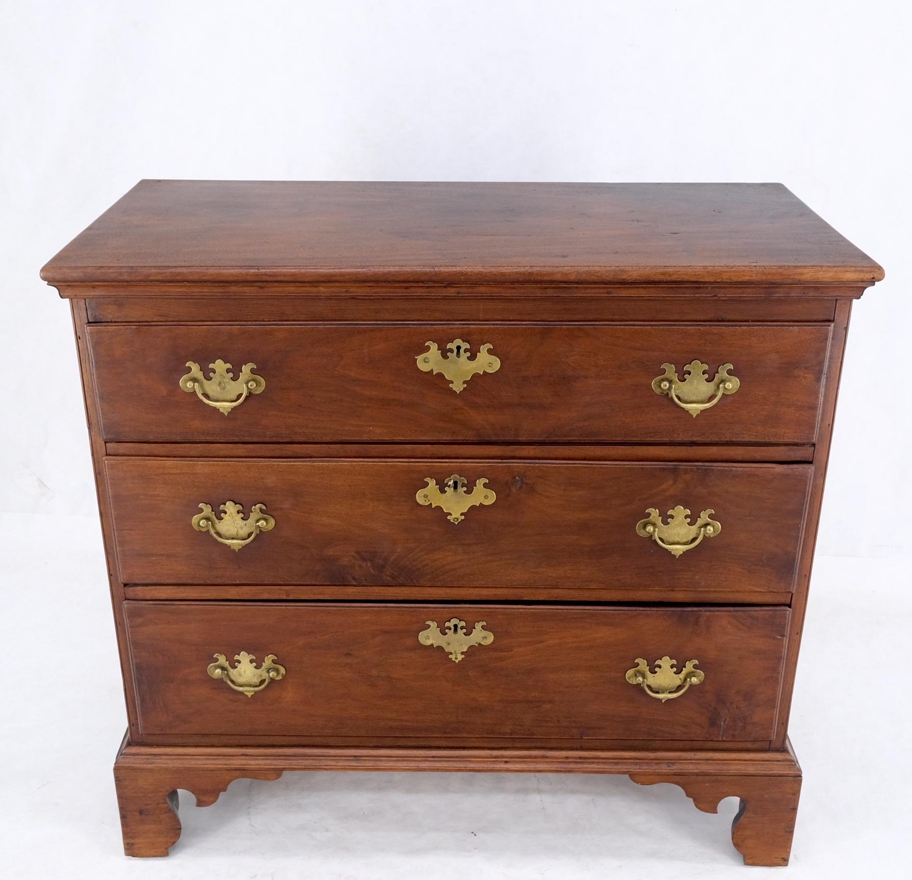 Solid Mahogany 3 Drawers Antique Chippendale Style Dresser Chest  For Sale 1