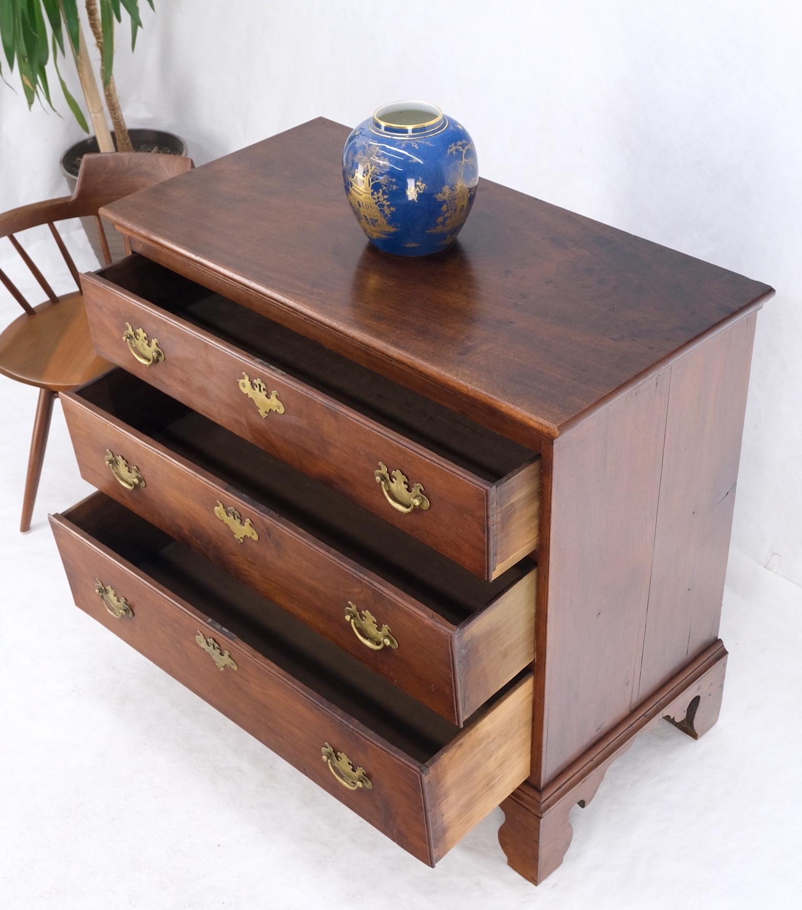 Solid Mahogany 3 Drawers Antique Chippendale Style Dresser Chest  For Sale 6