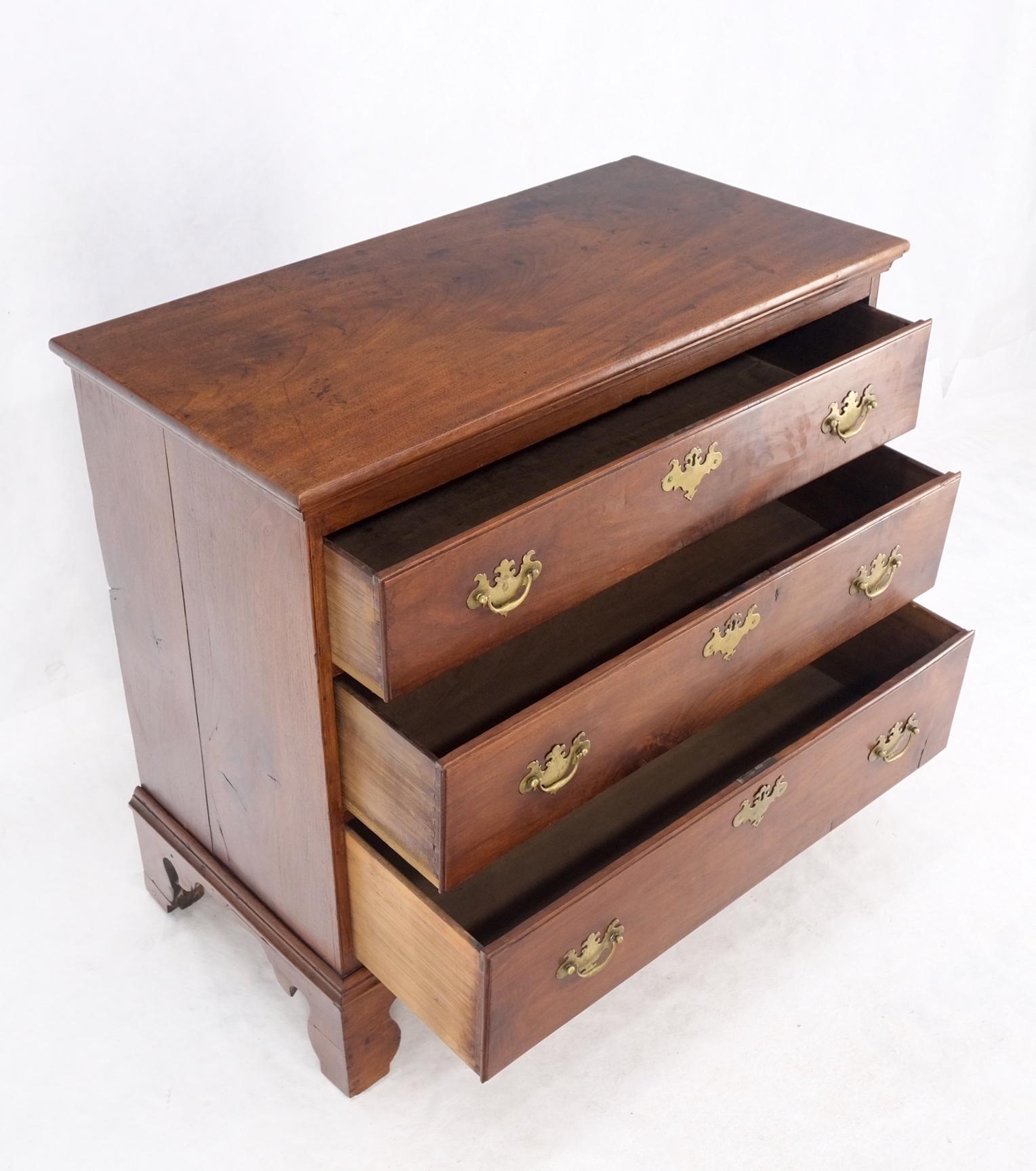 Commode 3 tiroirs en acajou massif Style Chippendale Antique  en vente 10